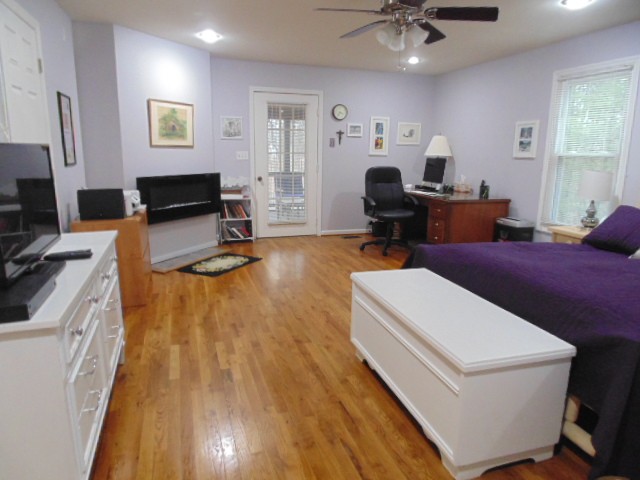 909 N Bluff Cir