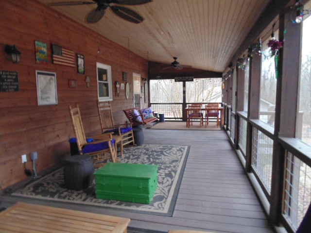 909 N Bluff Cir