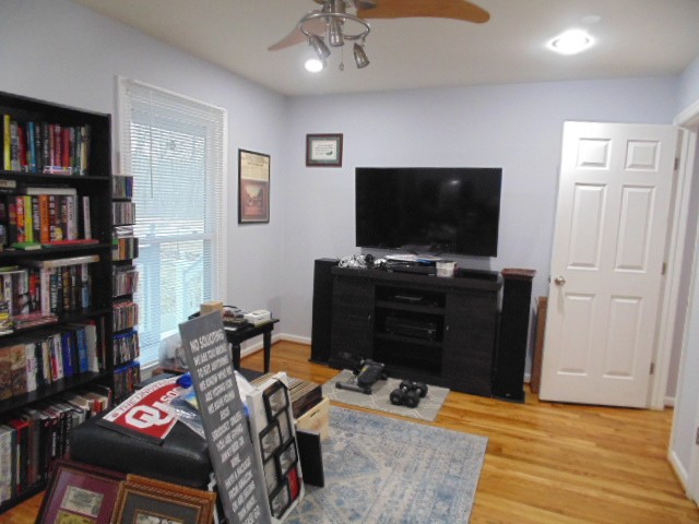 909 N Bluff Cir