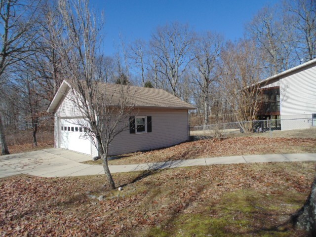 909 N Bluff Cir