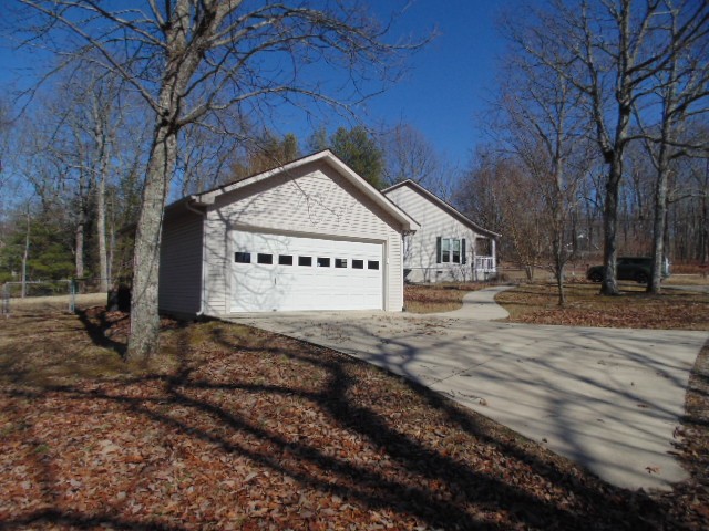 909 N Bluff Cir