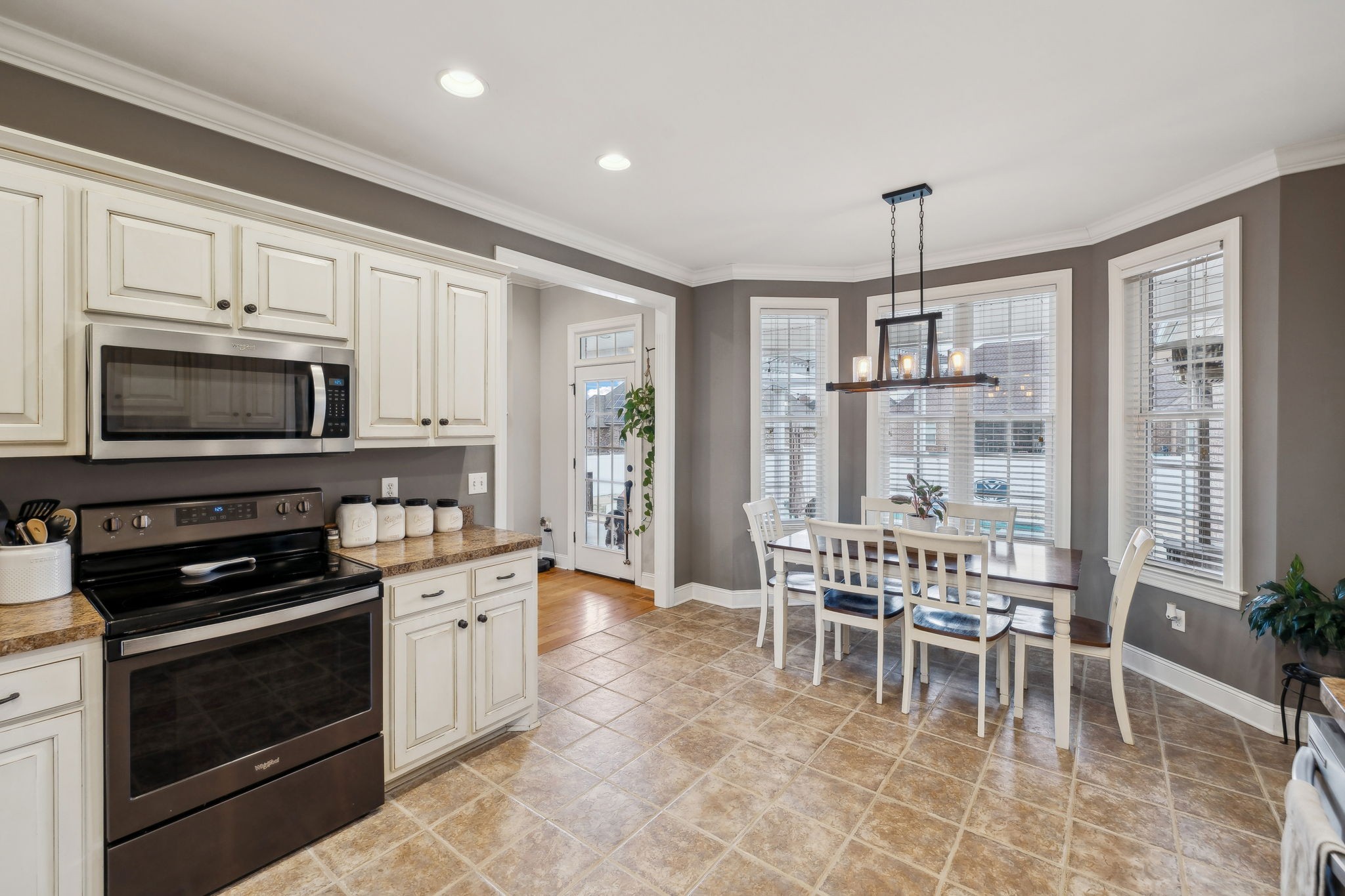 302 Settlers Trce
