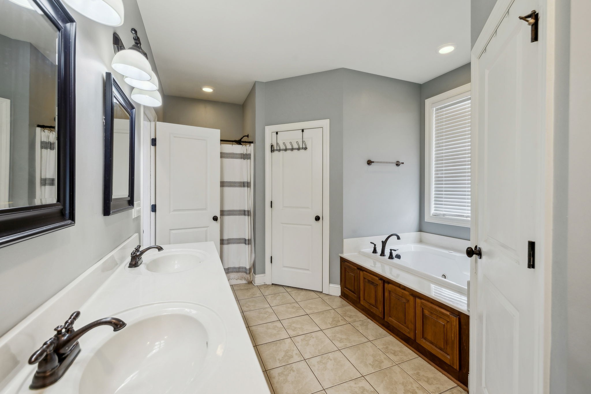 302 Settlers Trce