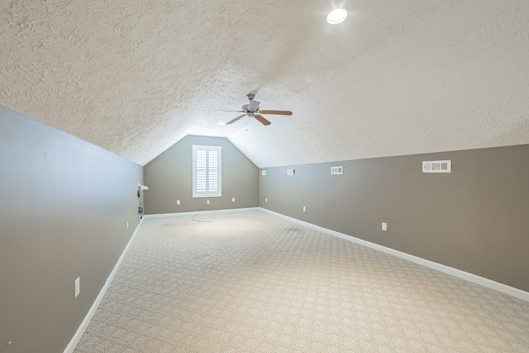306 Riddle Rd