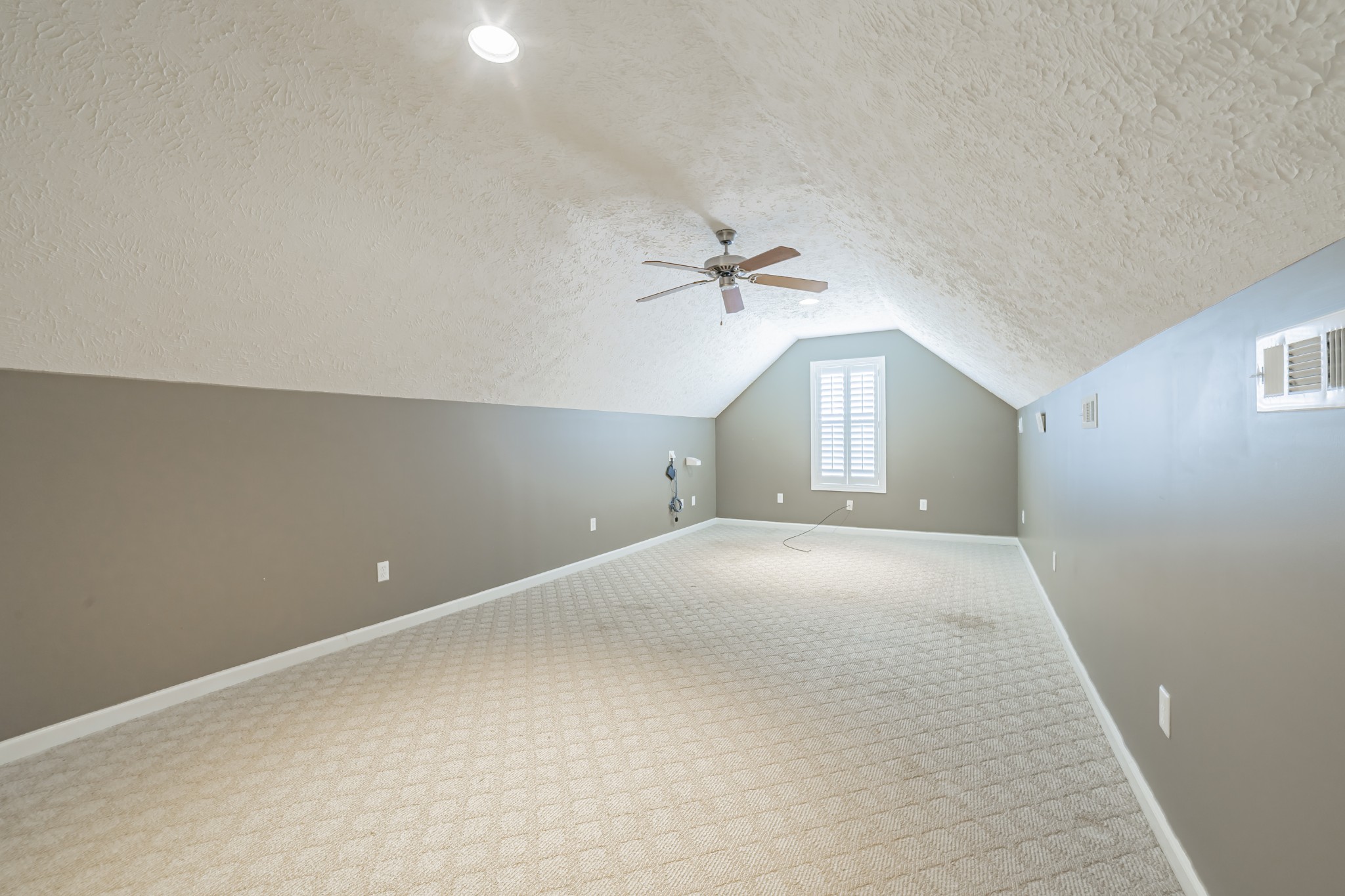 306 Riddle Rd