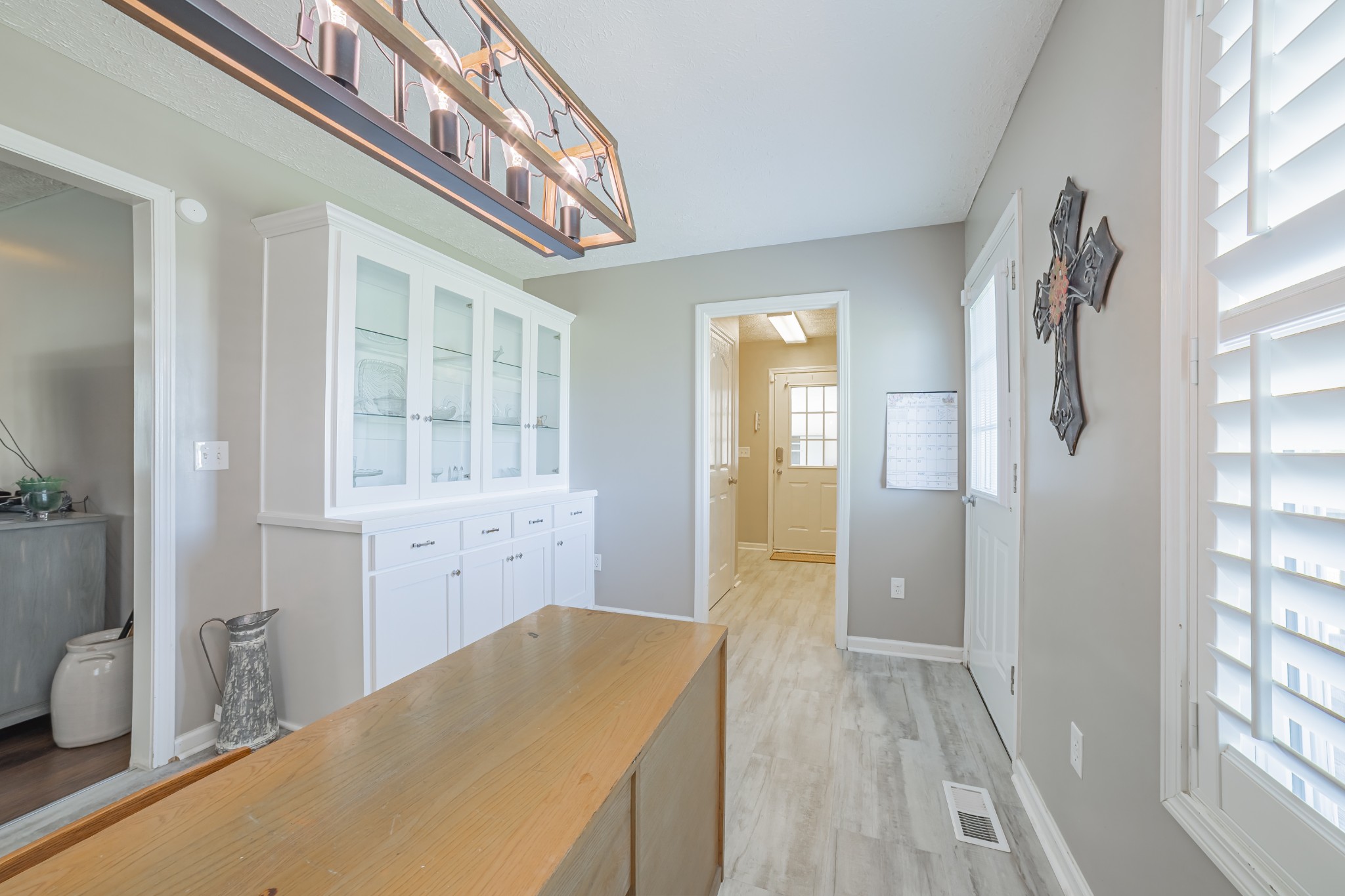 306 Riddle Rd