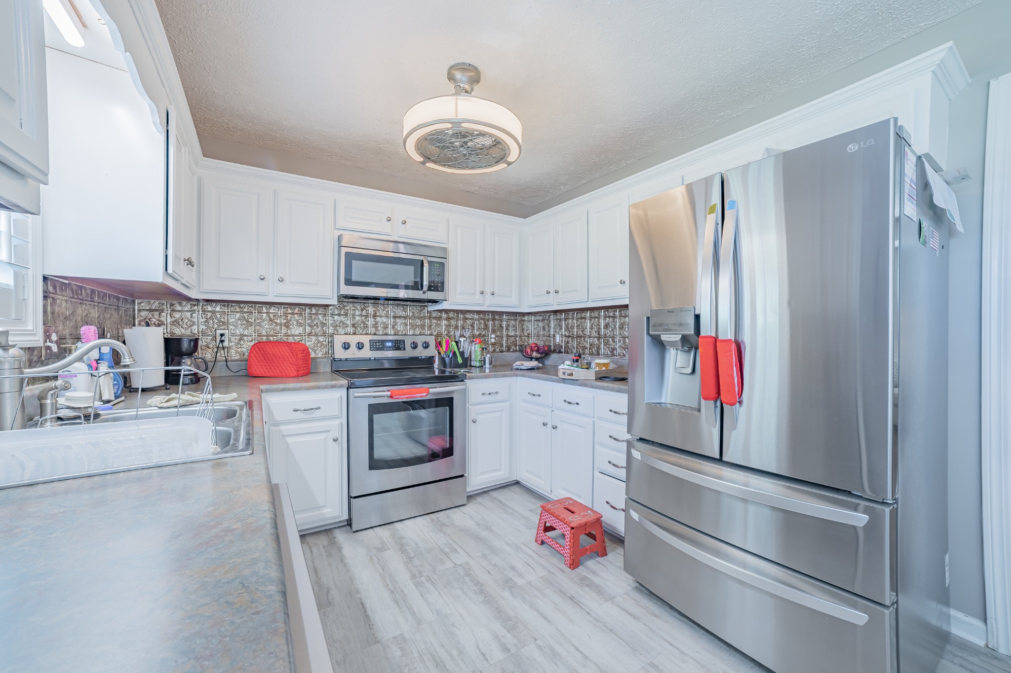 306 Riddle Rd