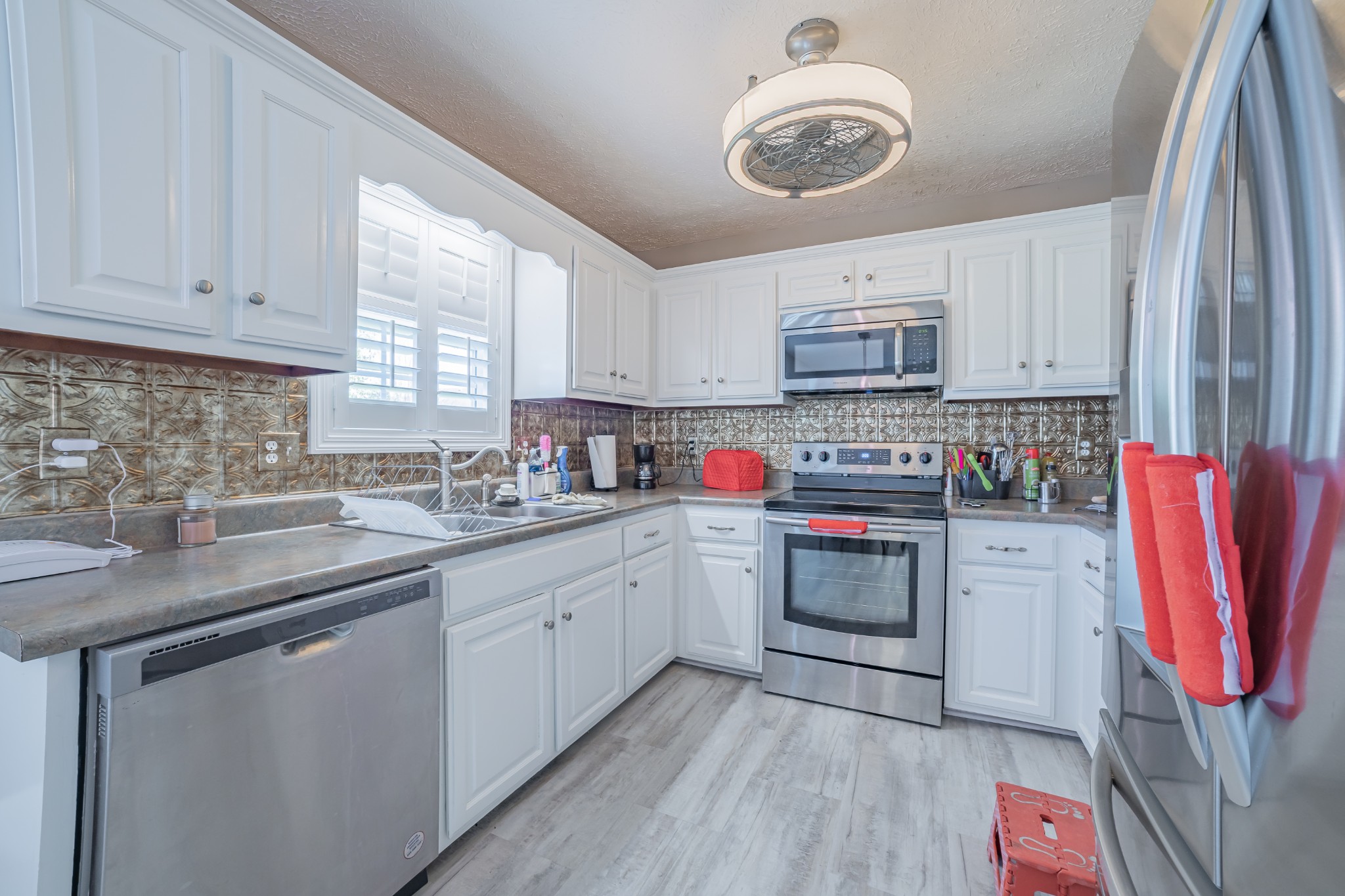 306 Riddle Rd