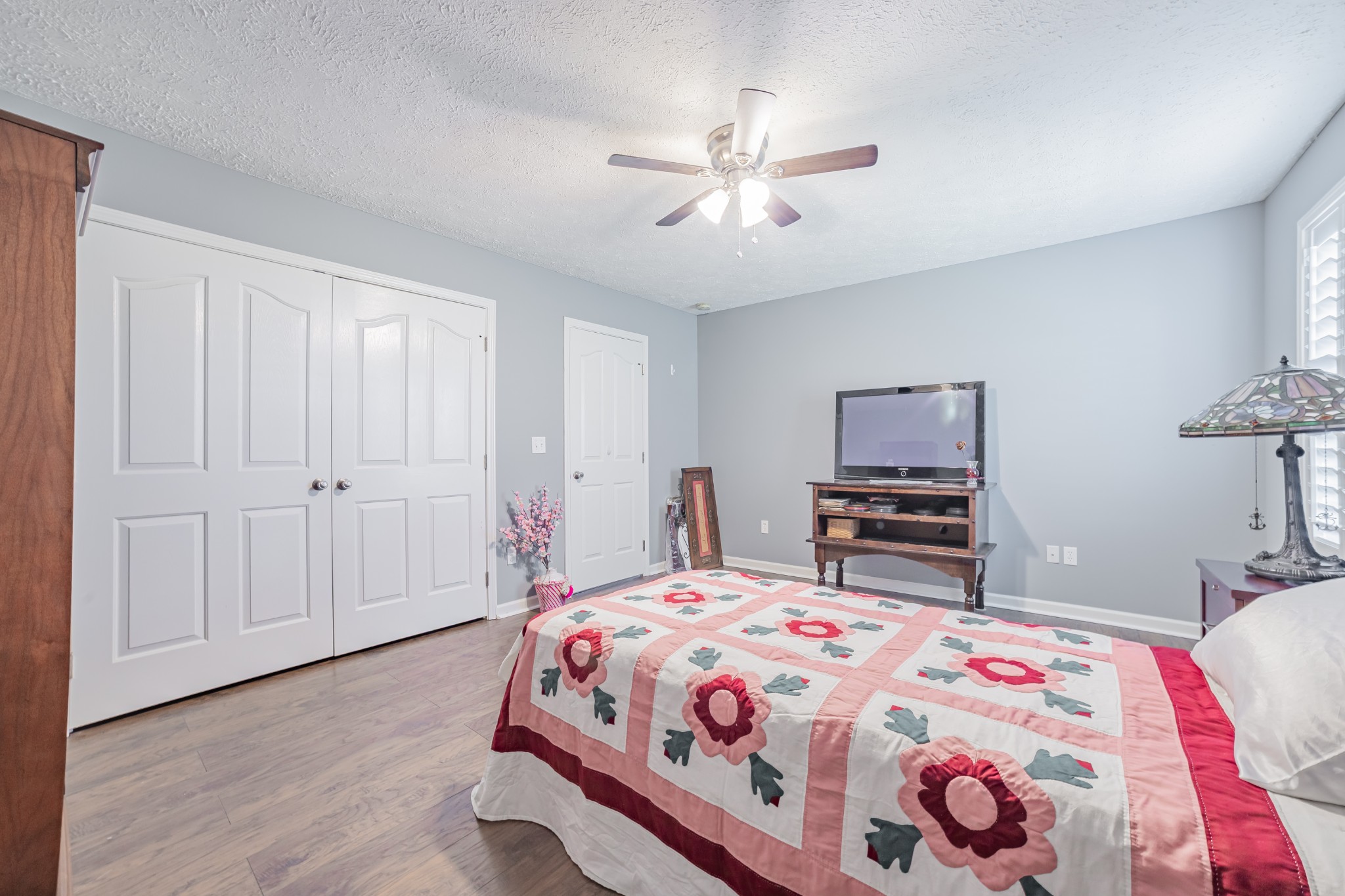306 Riddle Rd