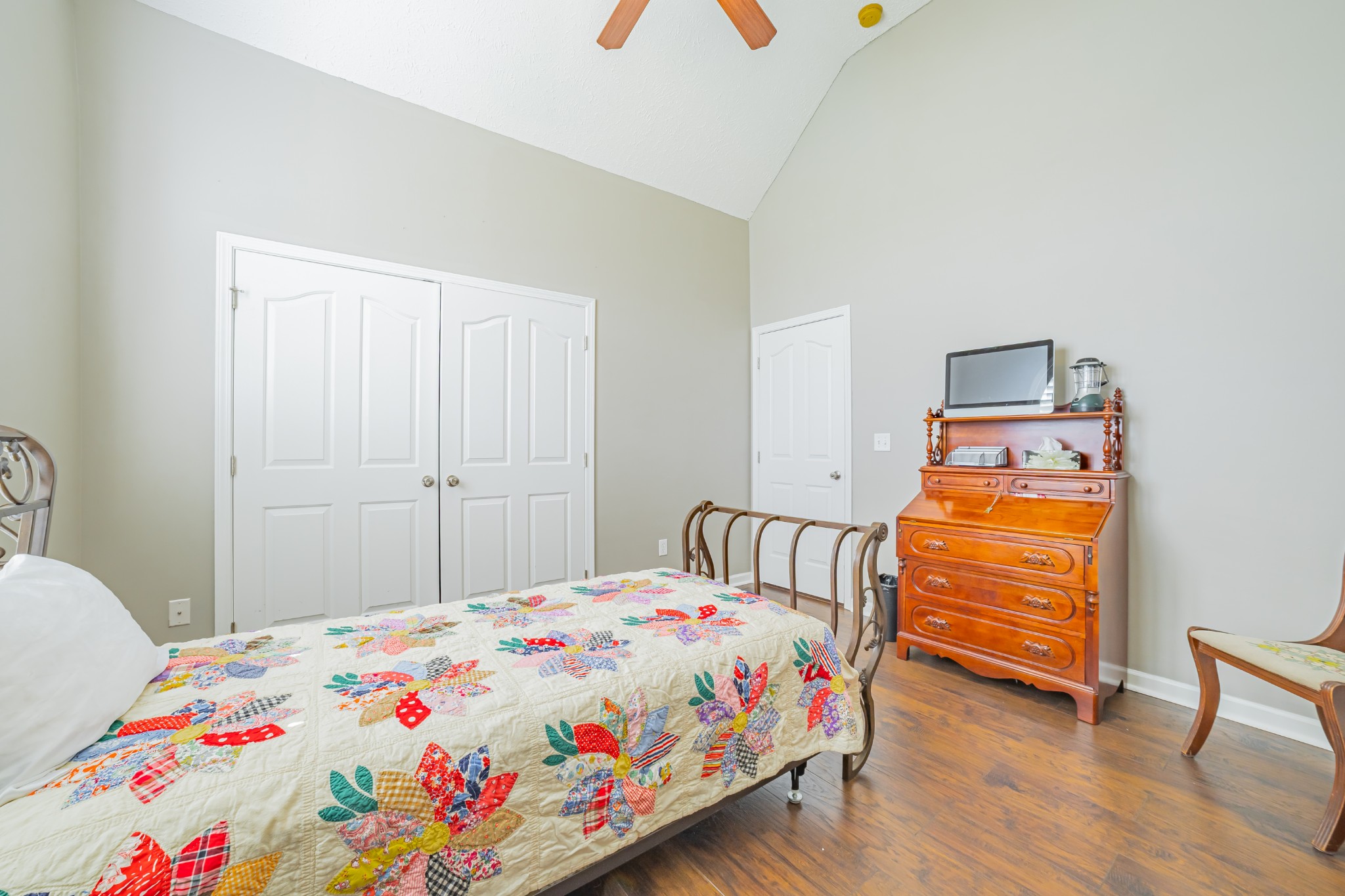 306 Riddle Rd