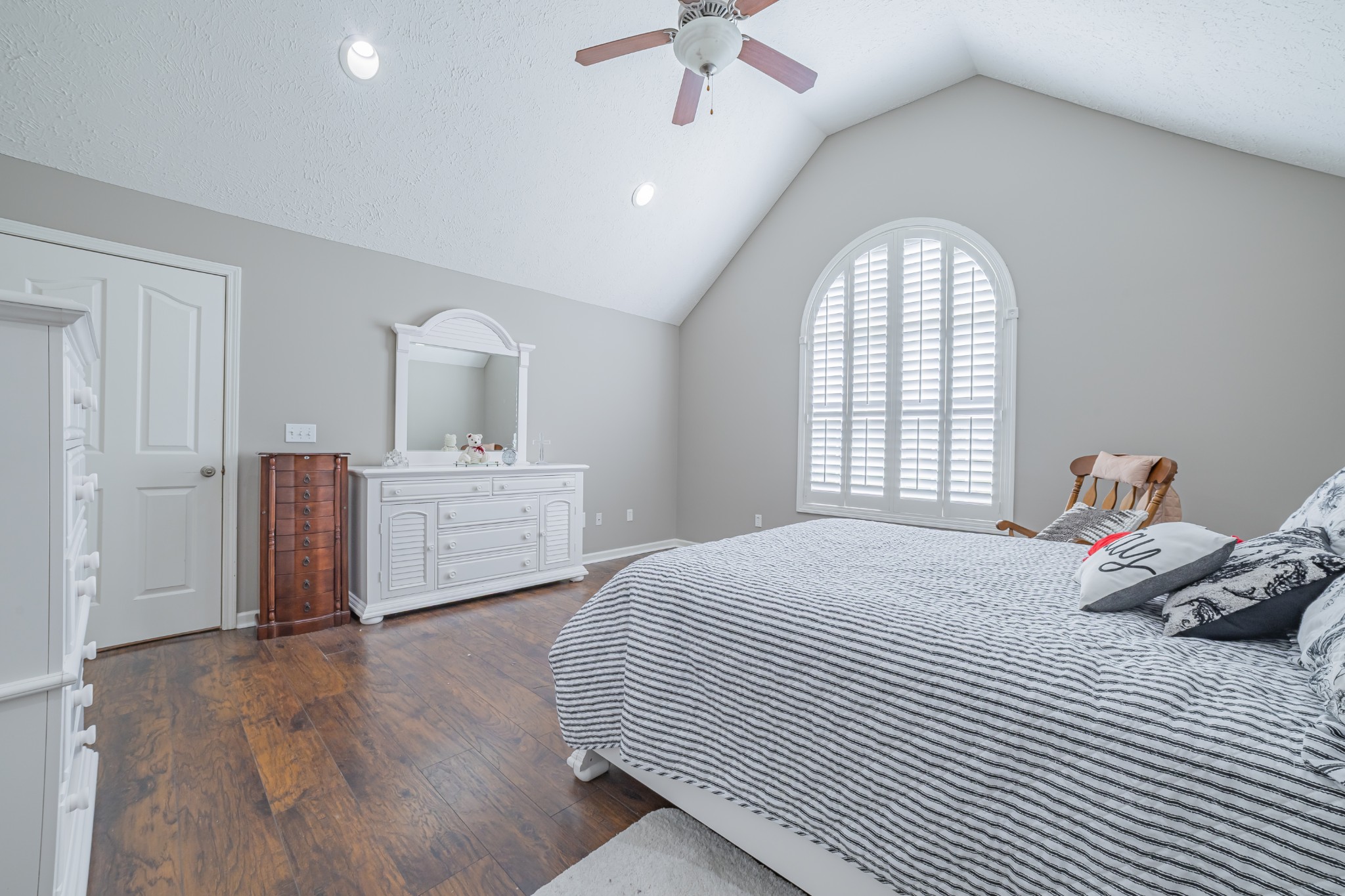 306 Riddle Rd