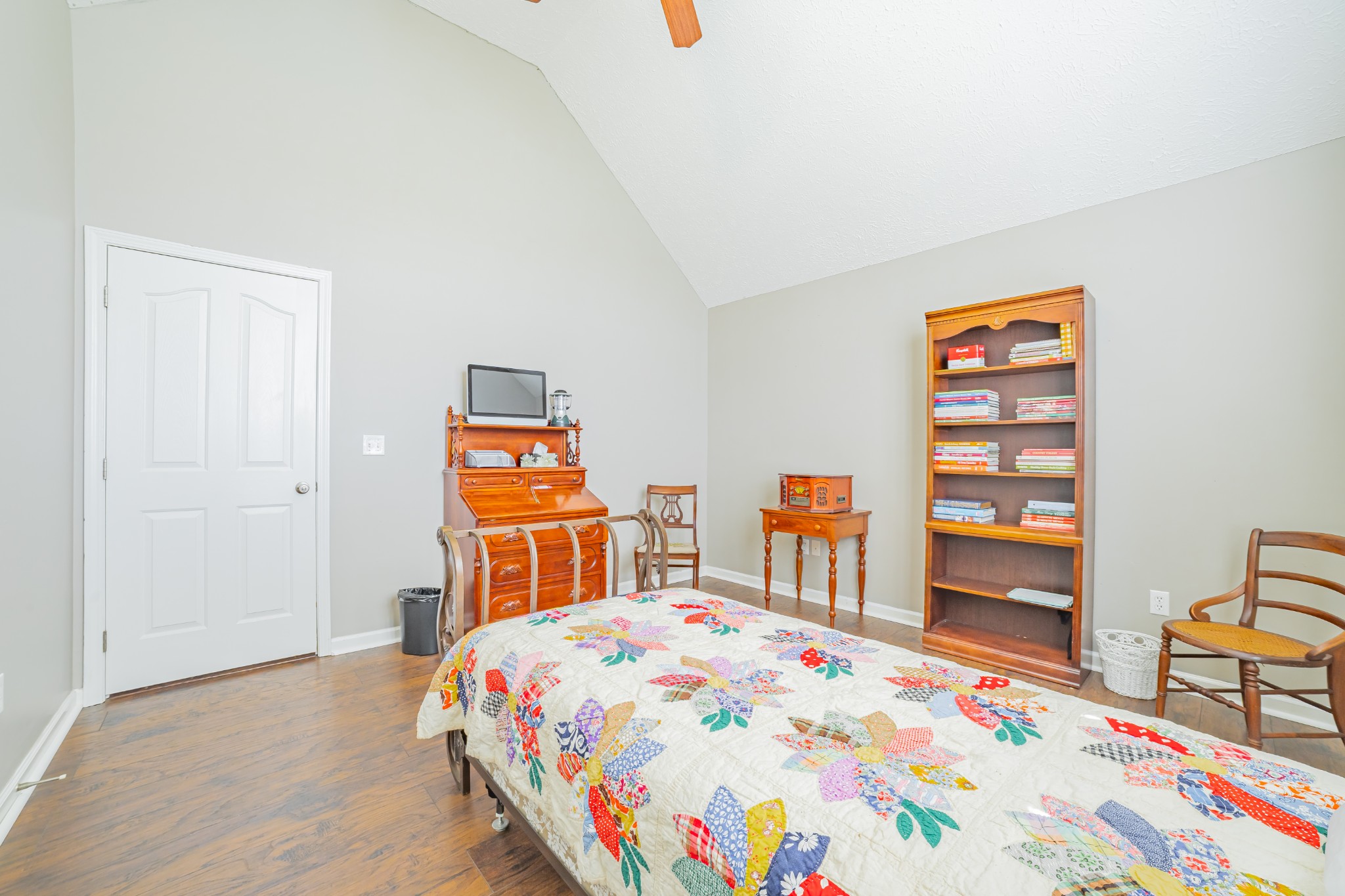 306 Riddle Rd