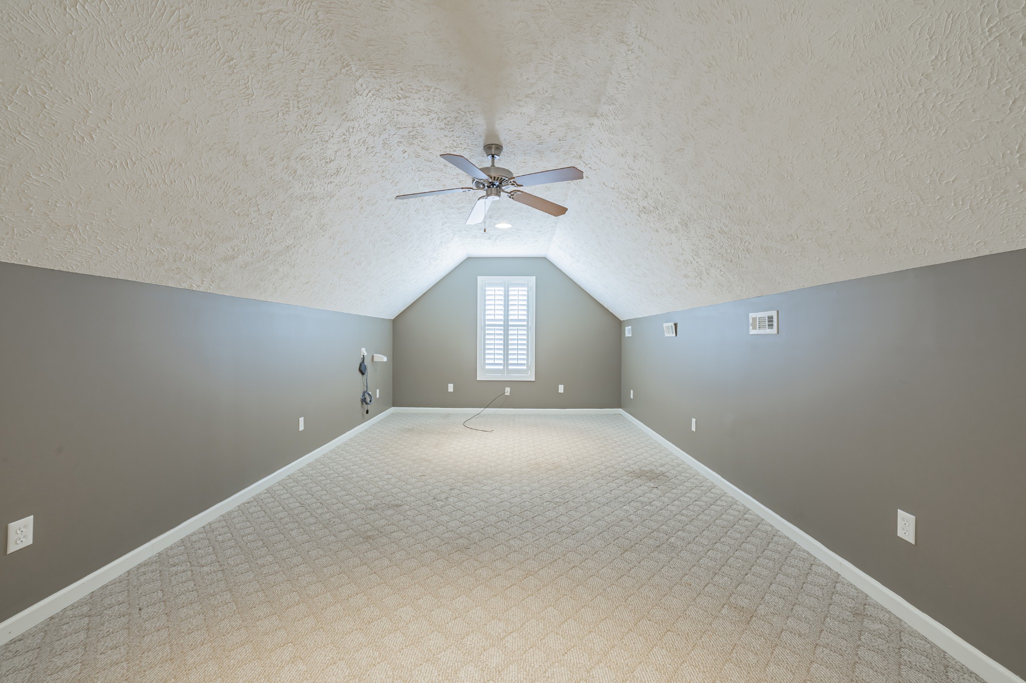 306 Riddle Rd