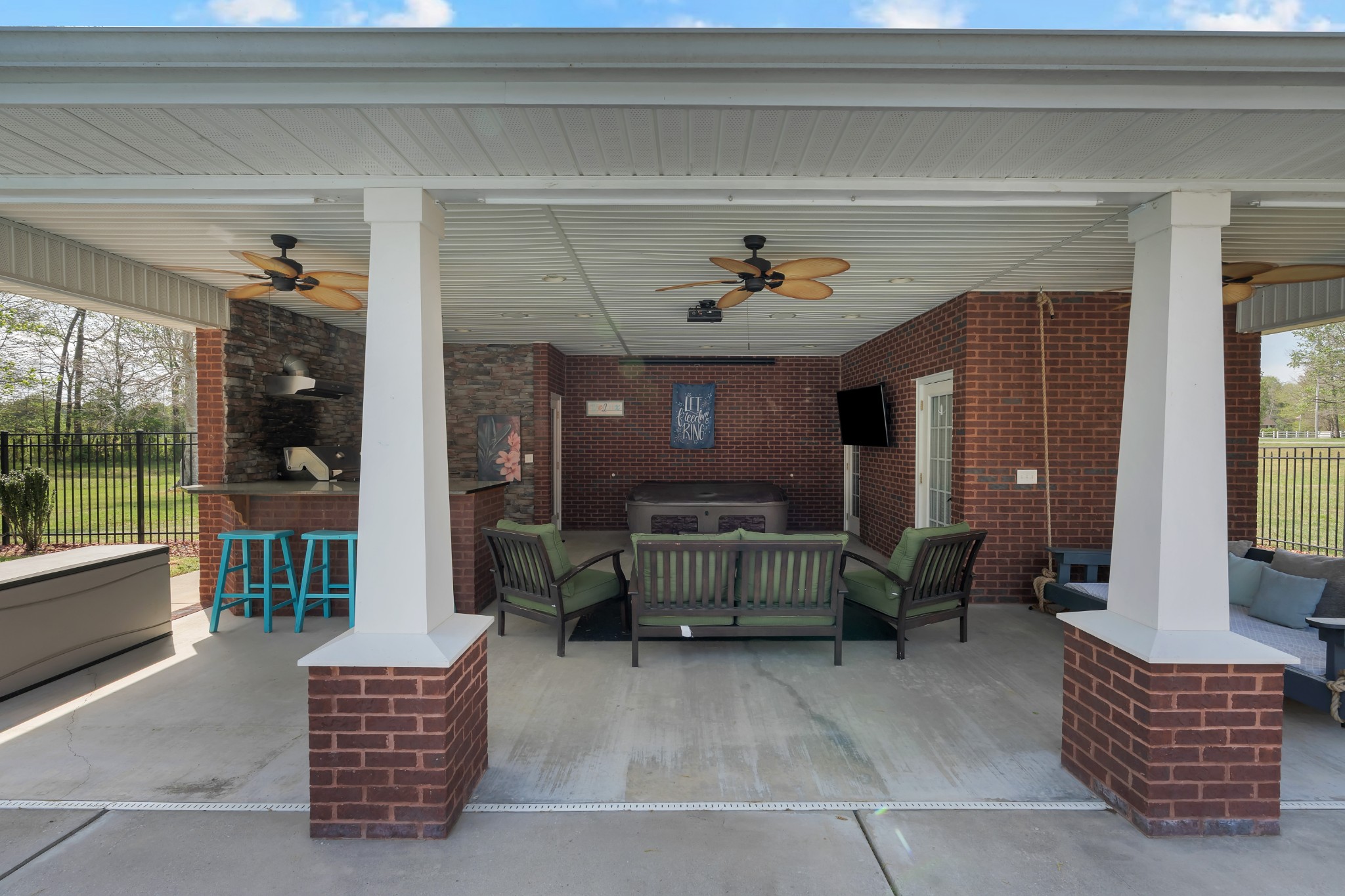 64 Robert E Lee Dr