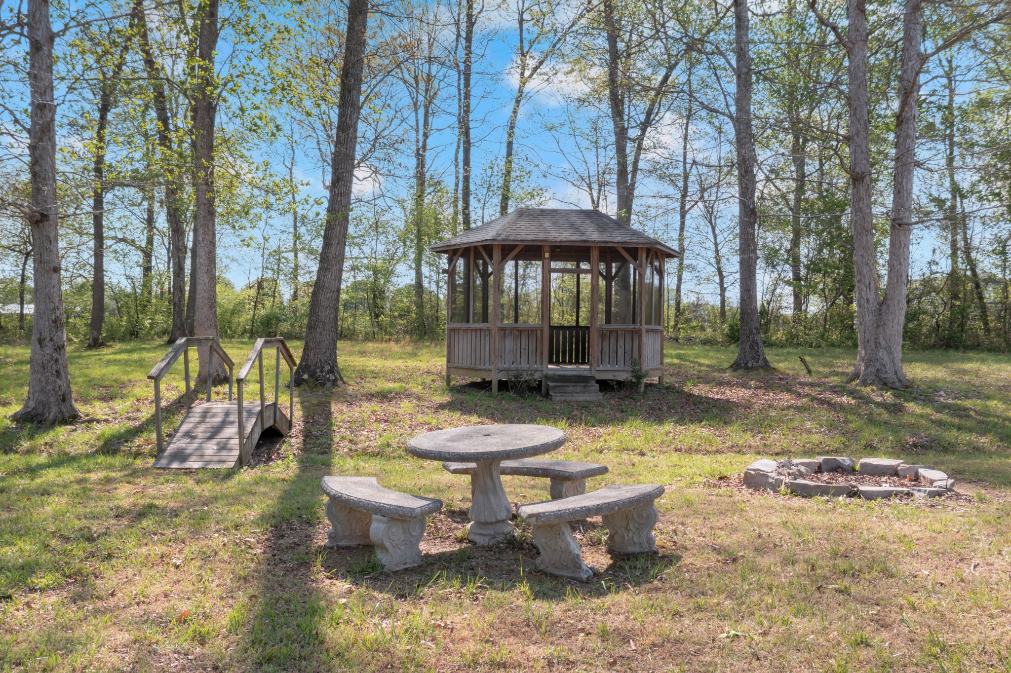 64 Robert E Lee Dr