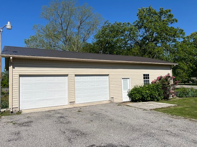 1223 Oak Dr