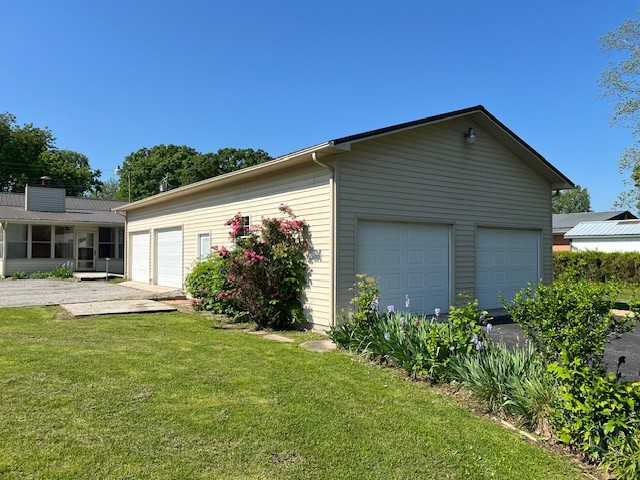 1223 Oak Dr