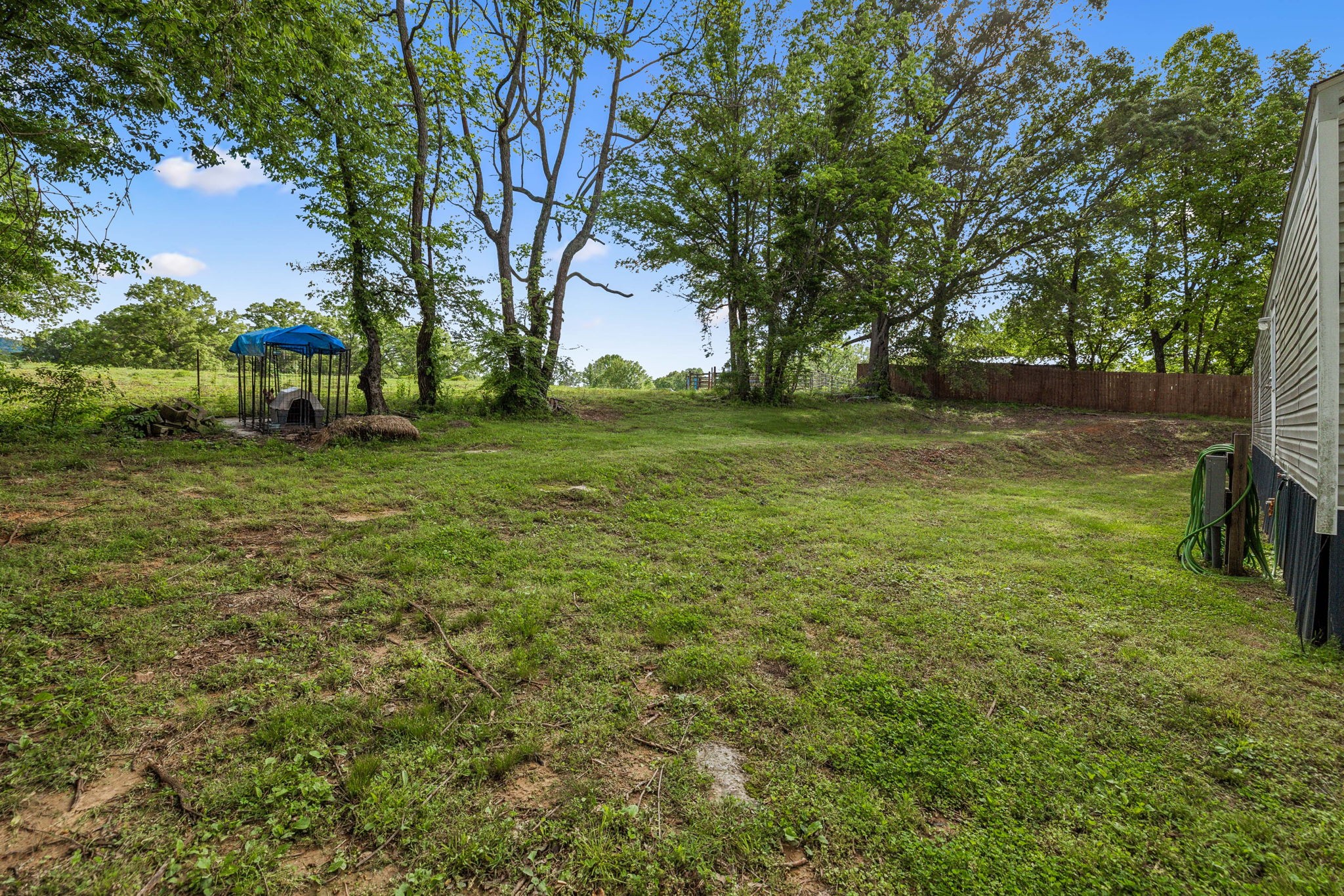 708 Hooper Rd