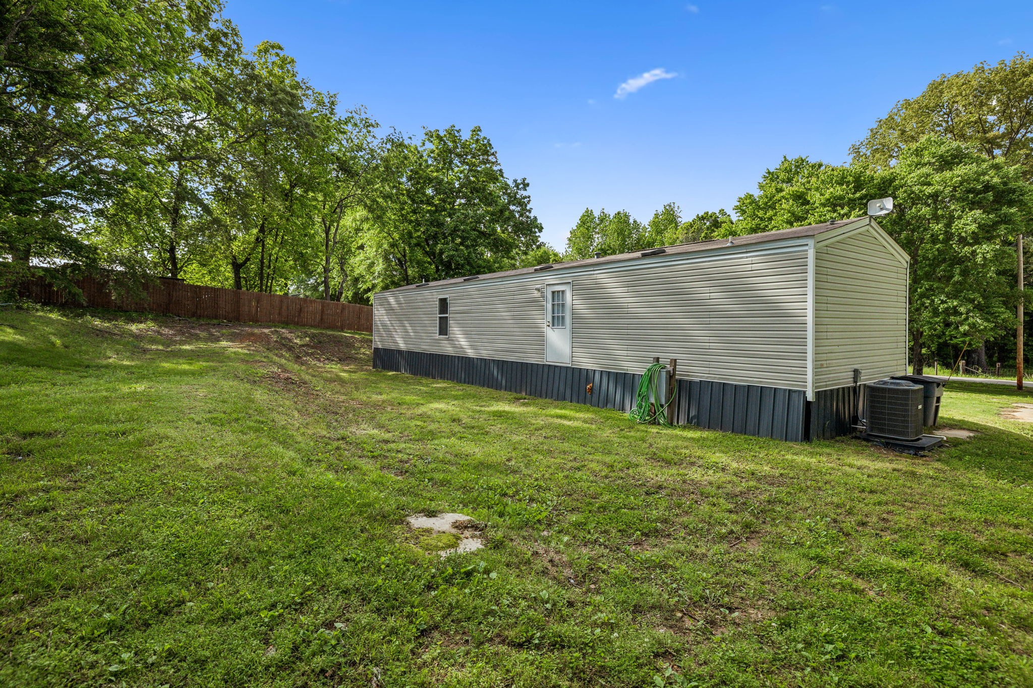 708 Hooper Rd