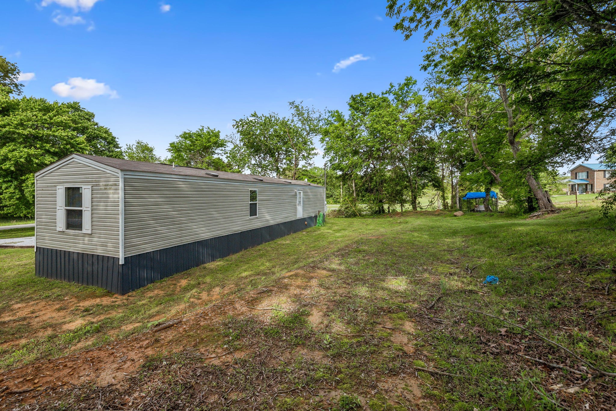 708 Hooper Rd