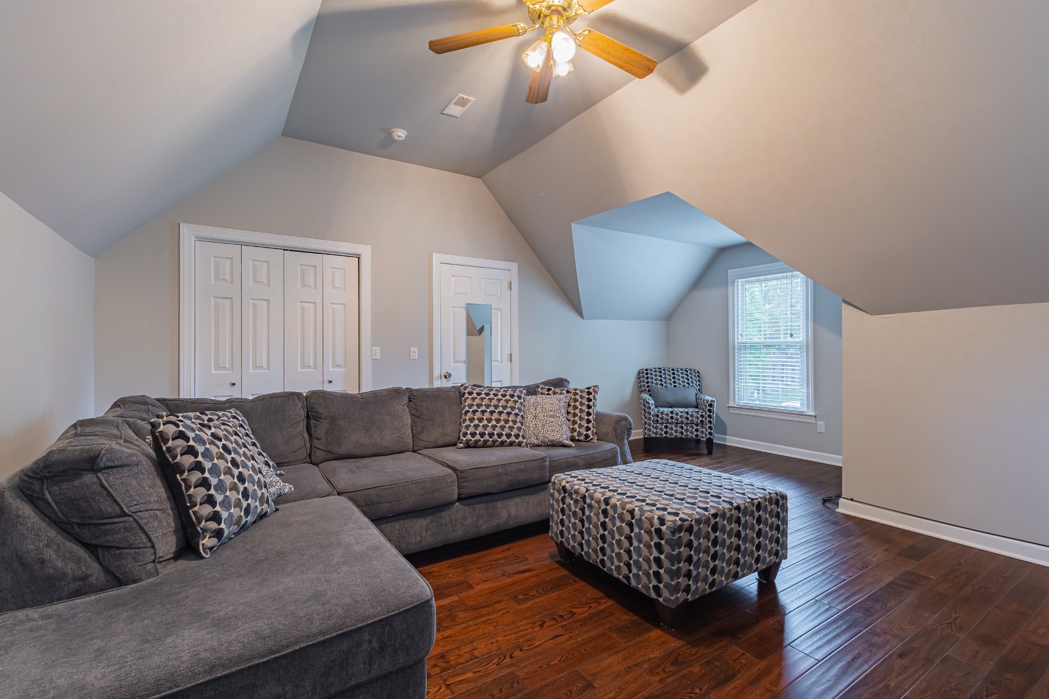 306 Amherst Dr