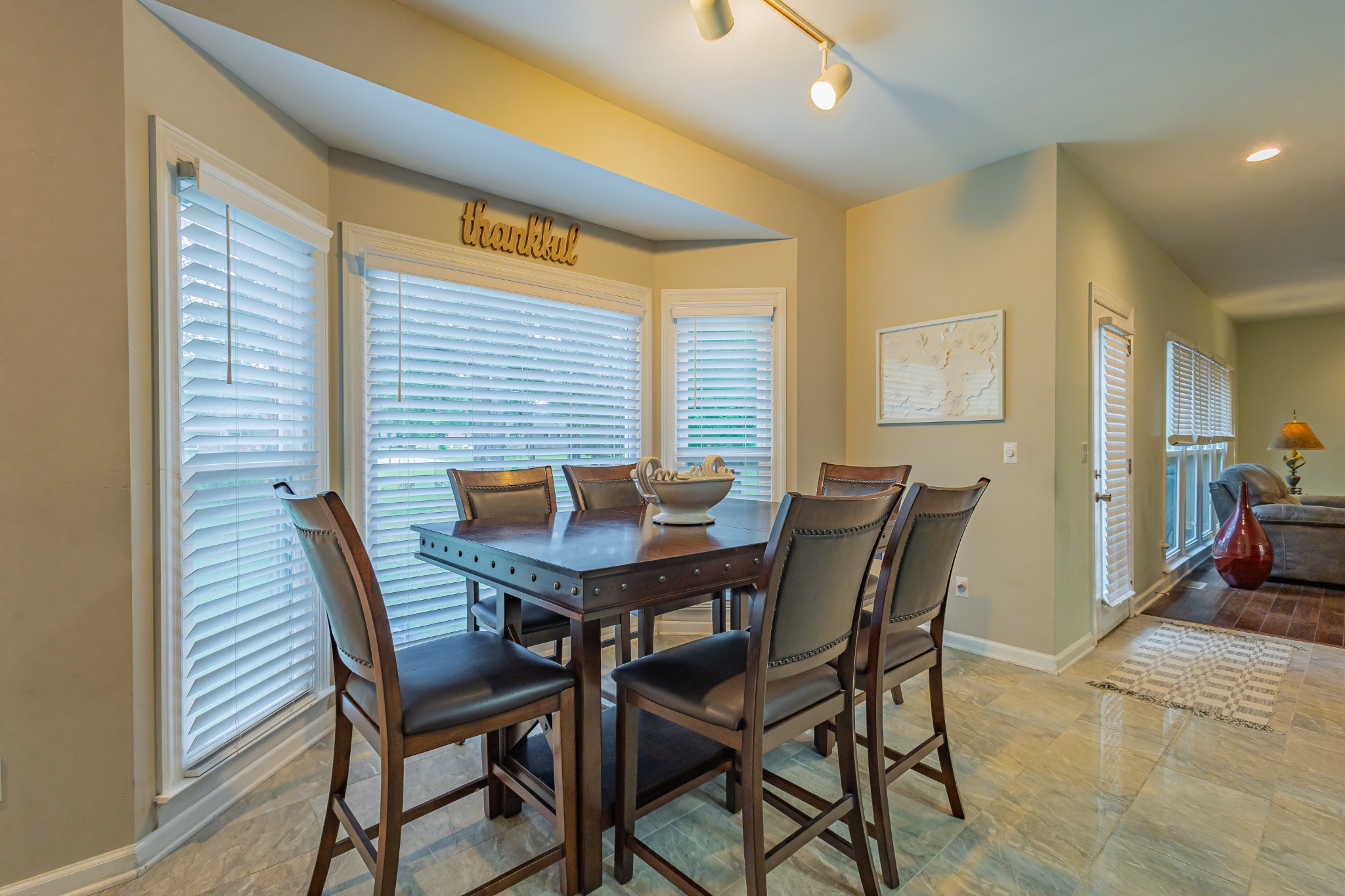 306 Amherst Dr