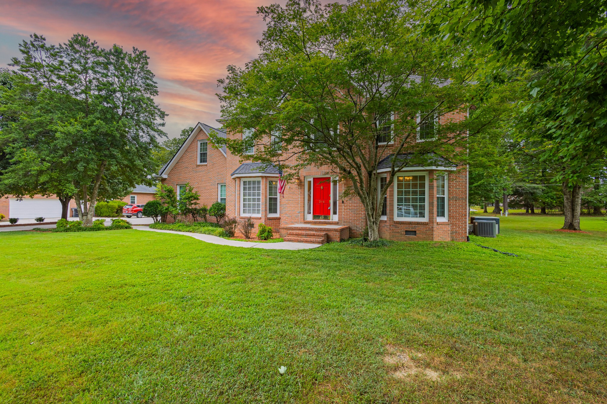 306 Amherst Dr