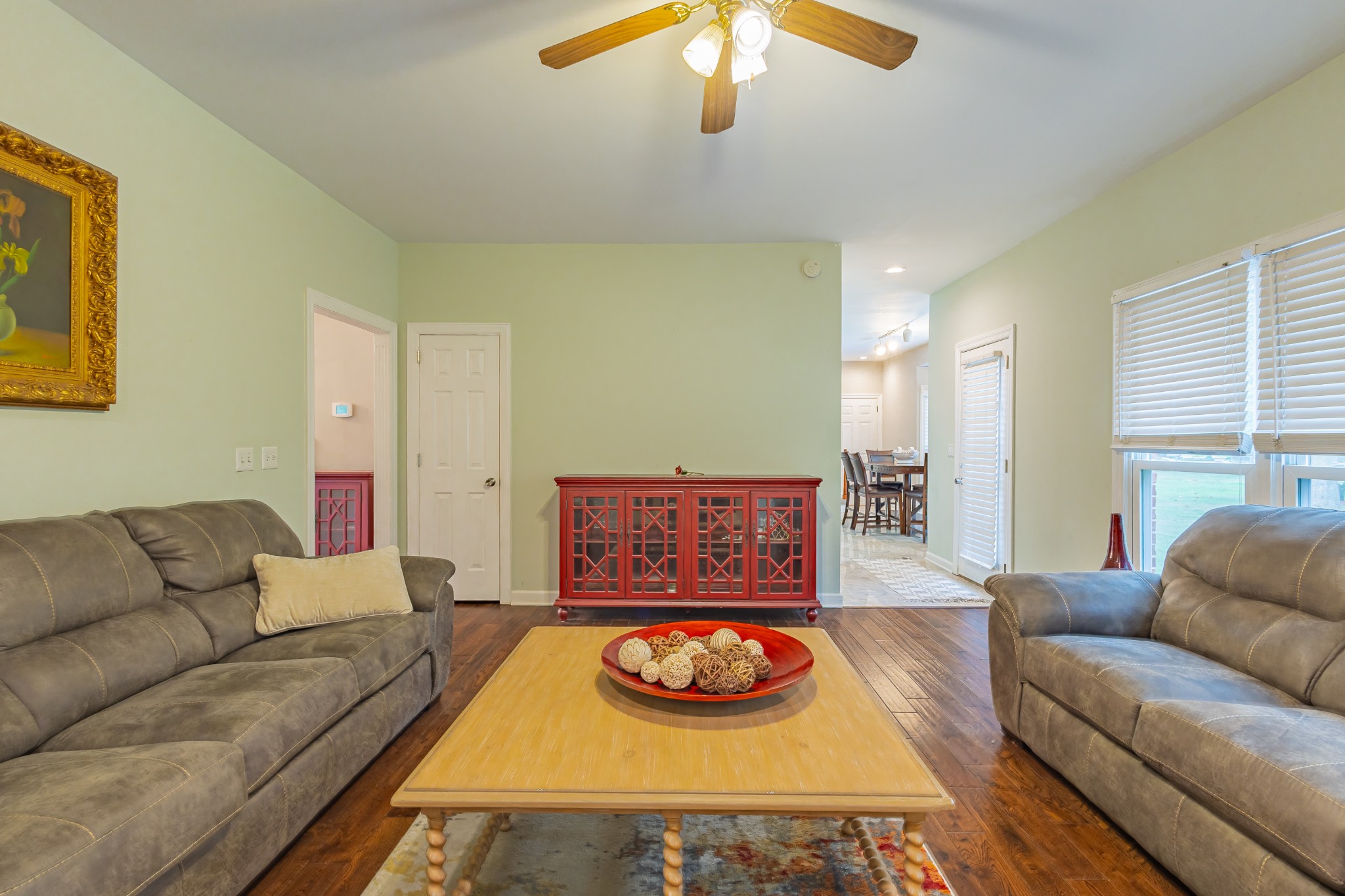 306 Amherst Dr