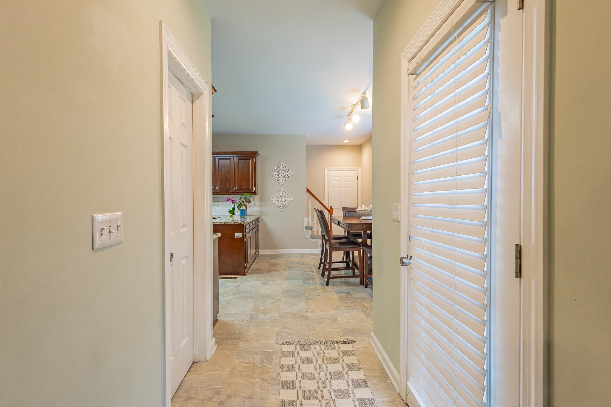 306 Amherst Dr