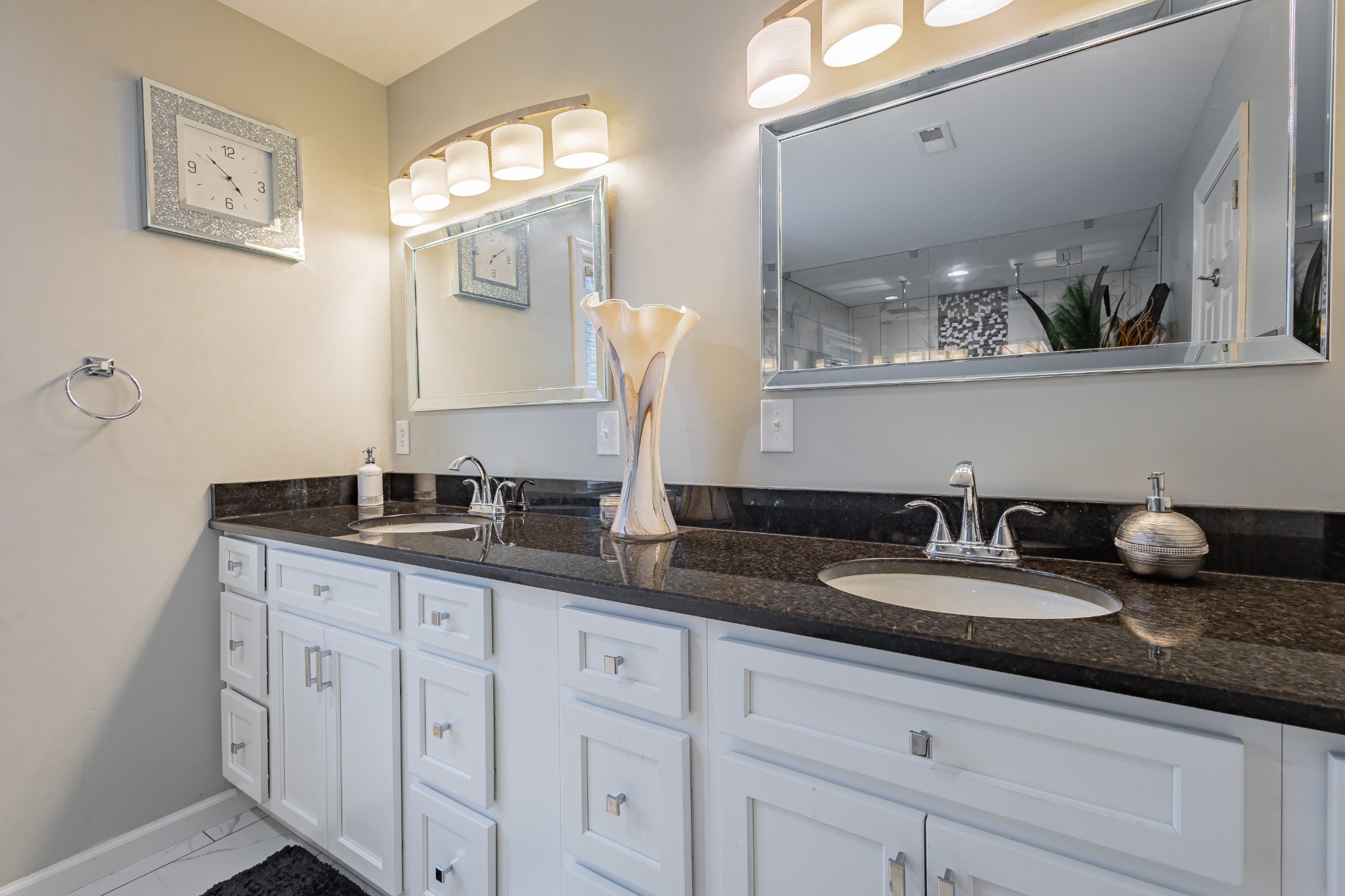 306 Amherst Dr