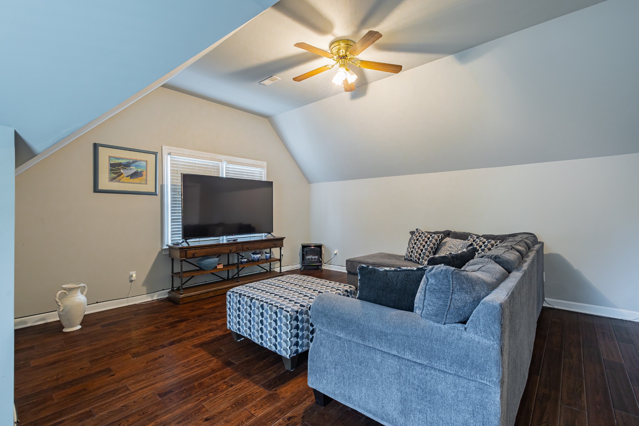 306 Amherst Dr