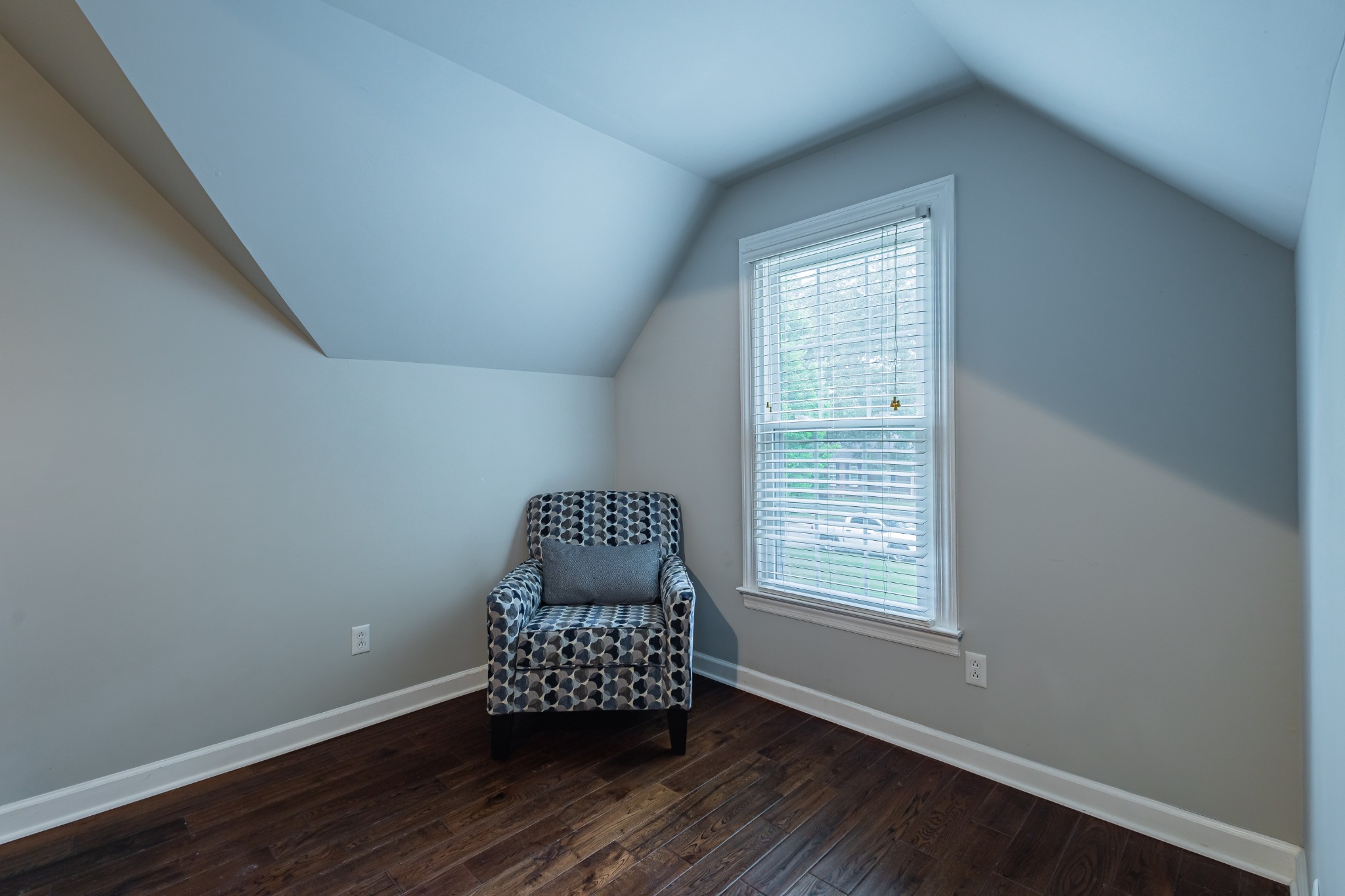 306 Amherst Dr