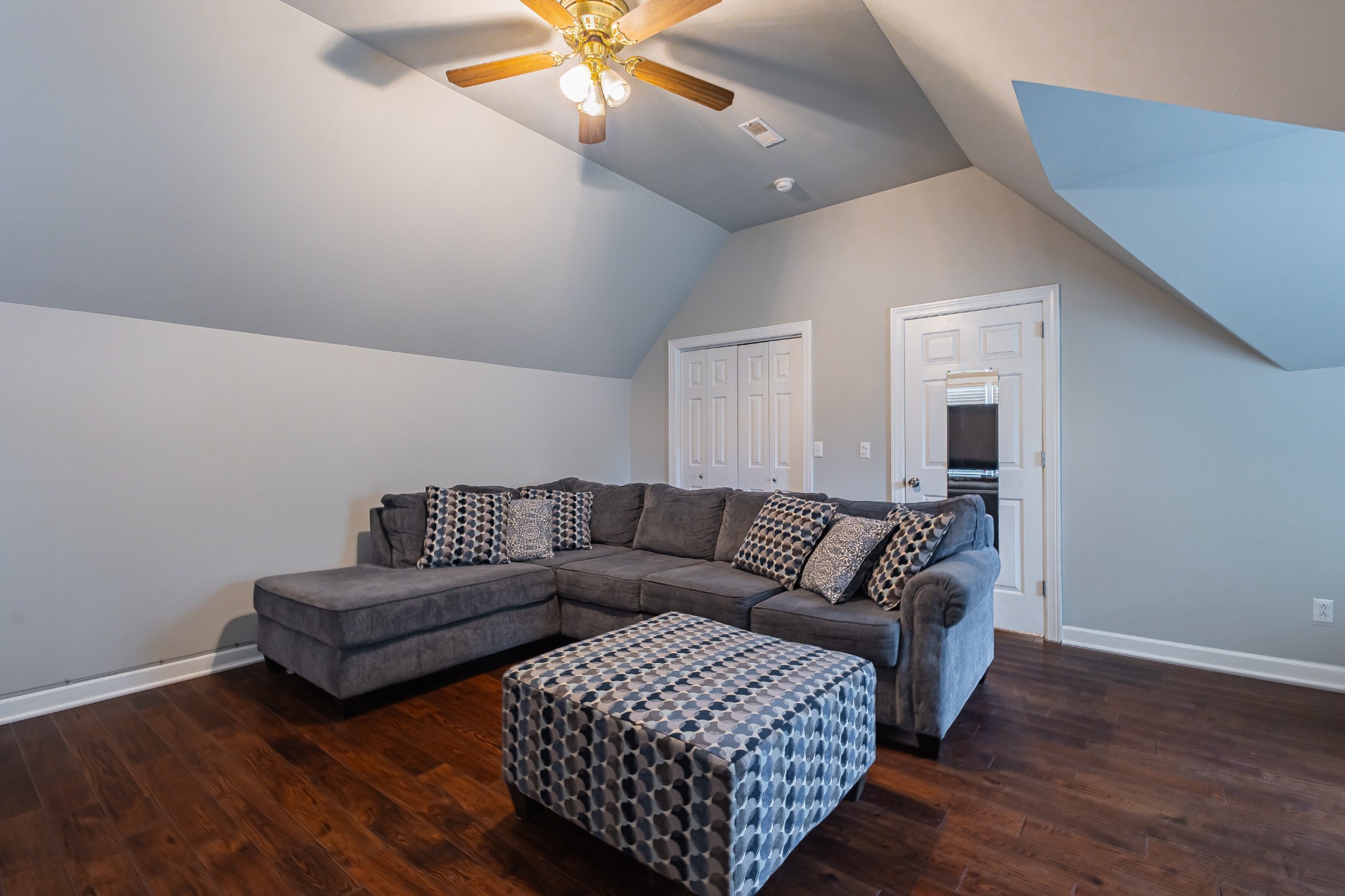 306 Amherst Dr