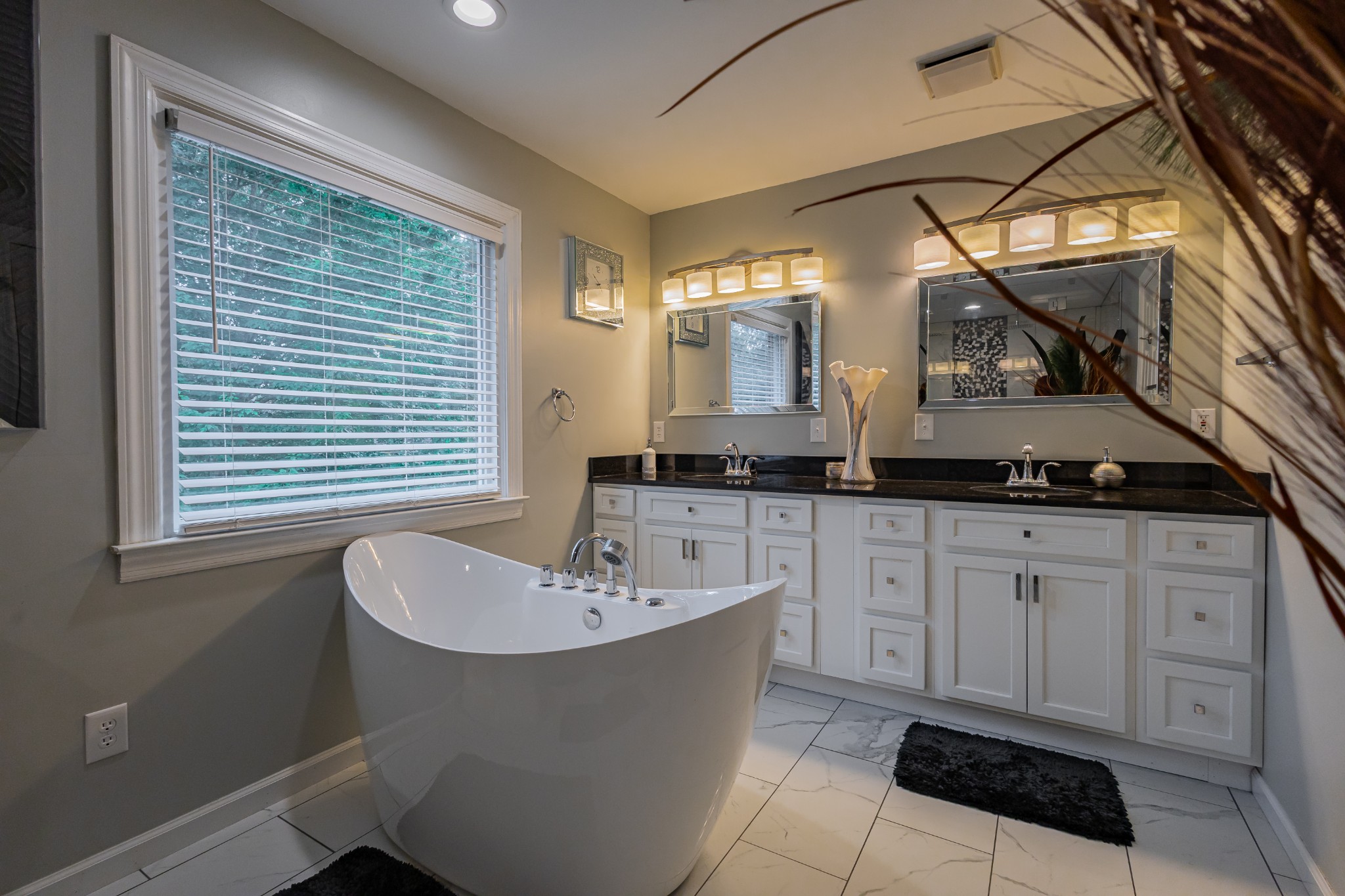 306 Amherst Dr