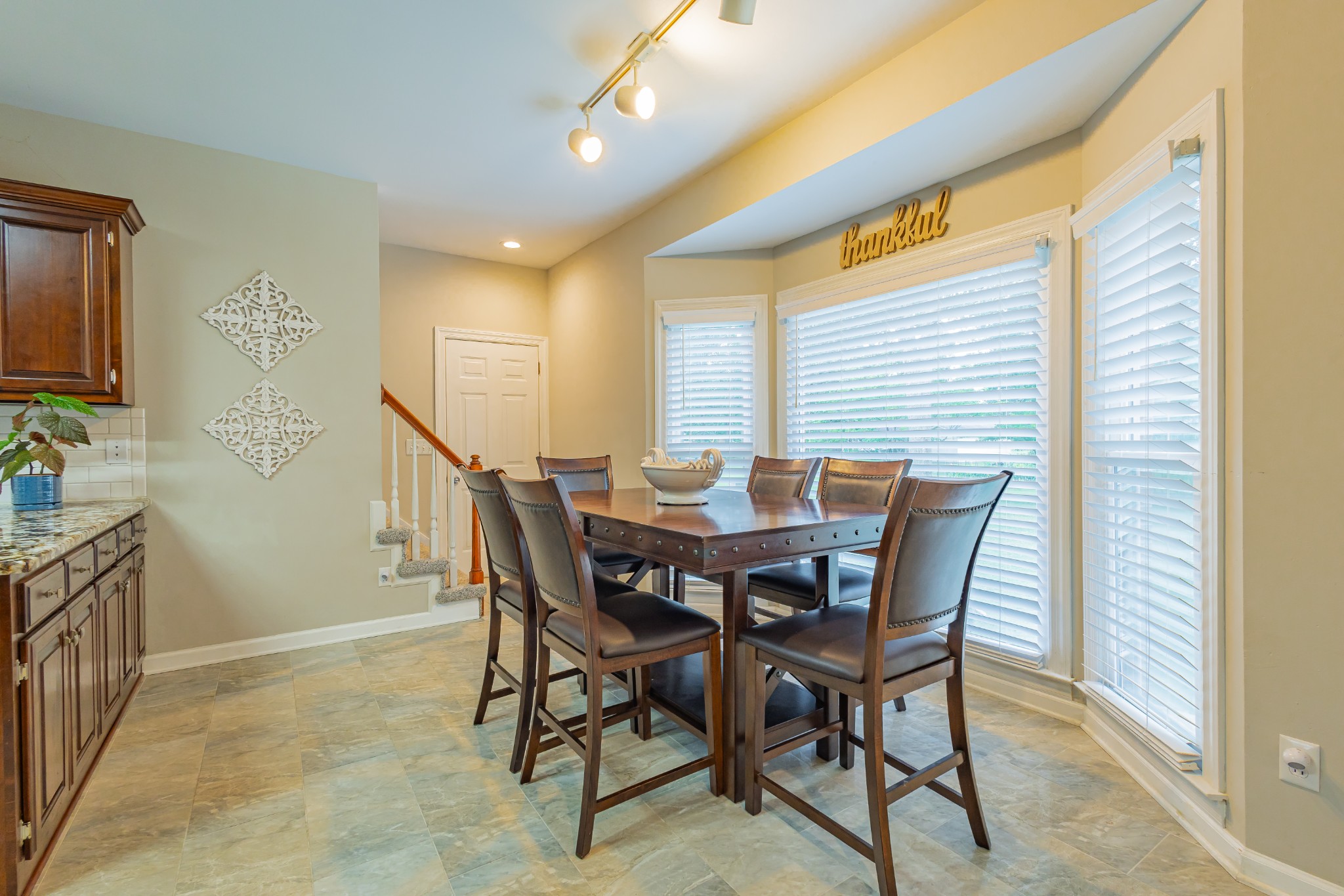 306 Amherst Dr