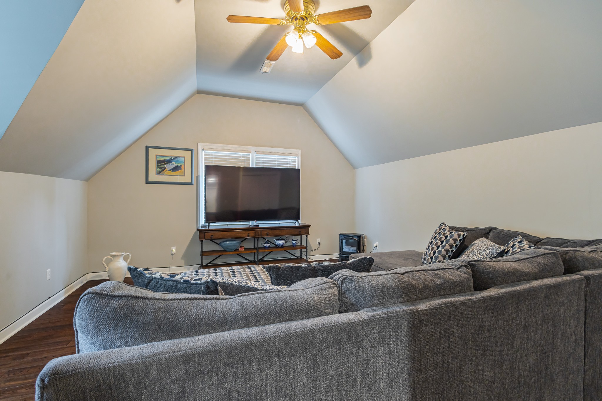 306 Amherst Dr