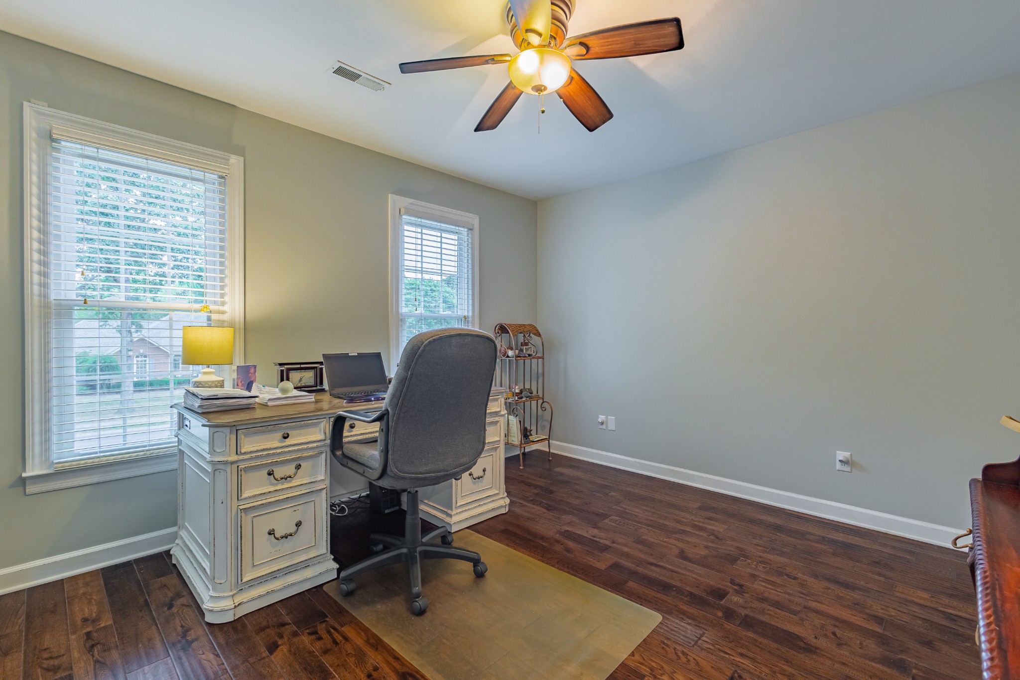 306 Amherst Dr