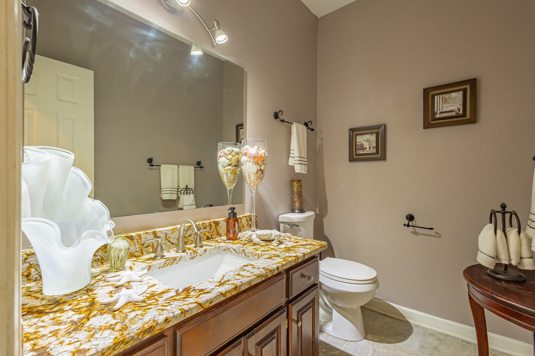 306 Amherst Dr