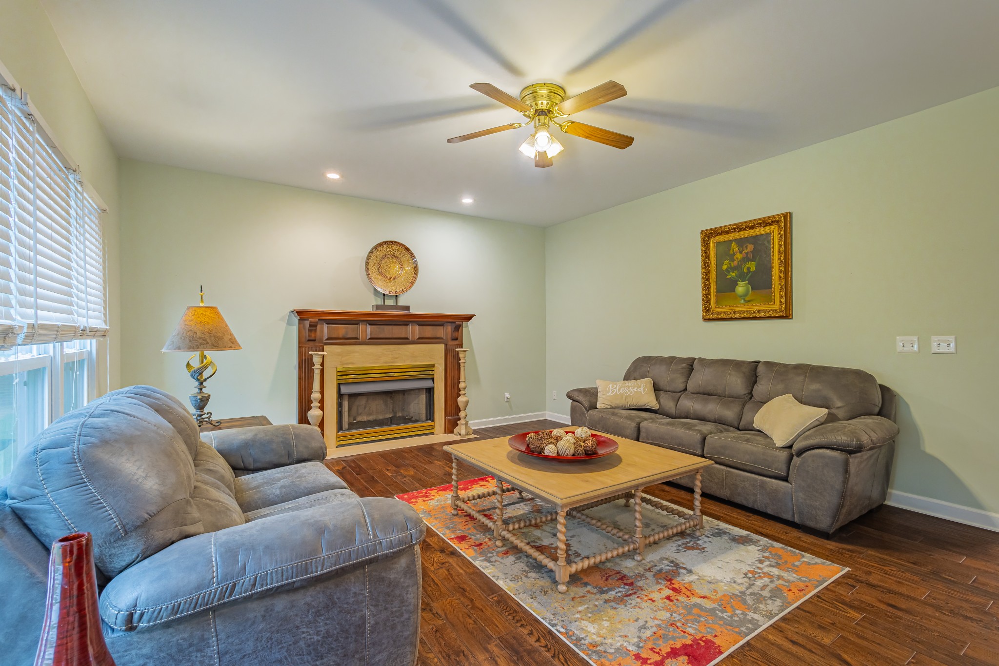306 Amherst Dr