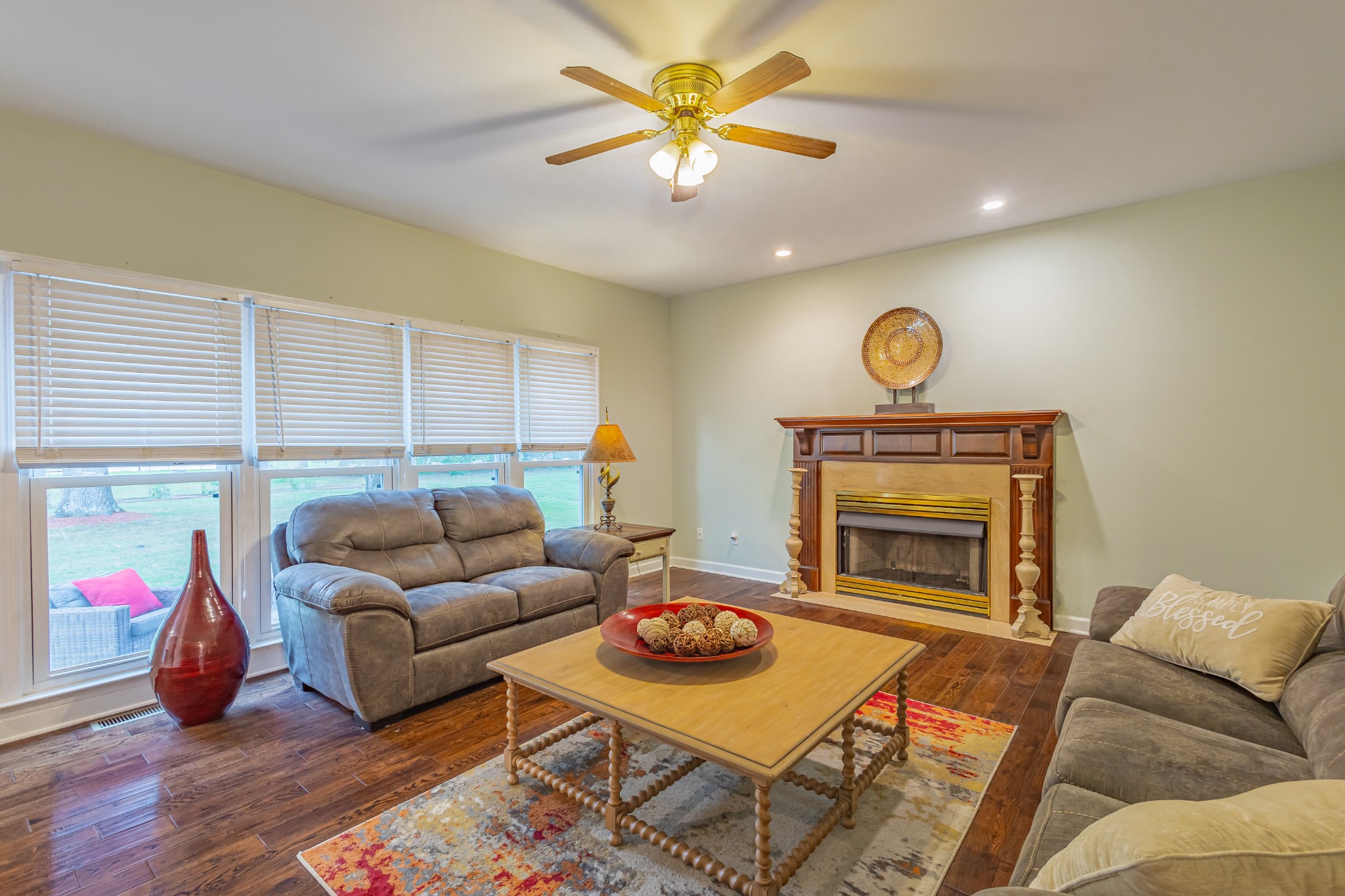 306 Amherst Dr