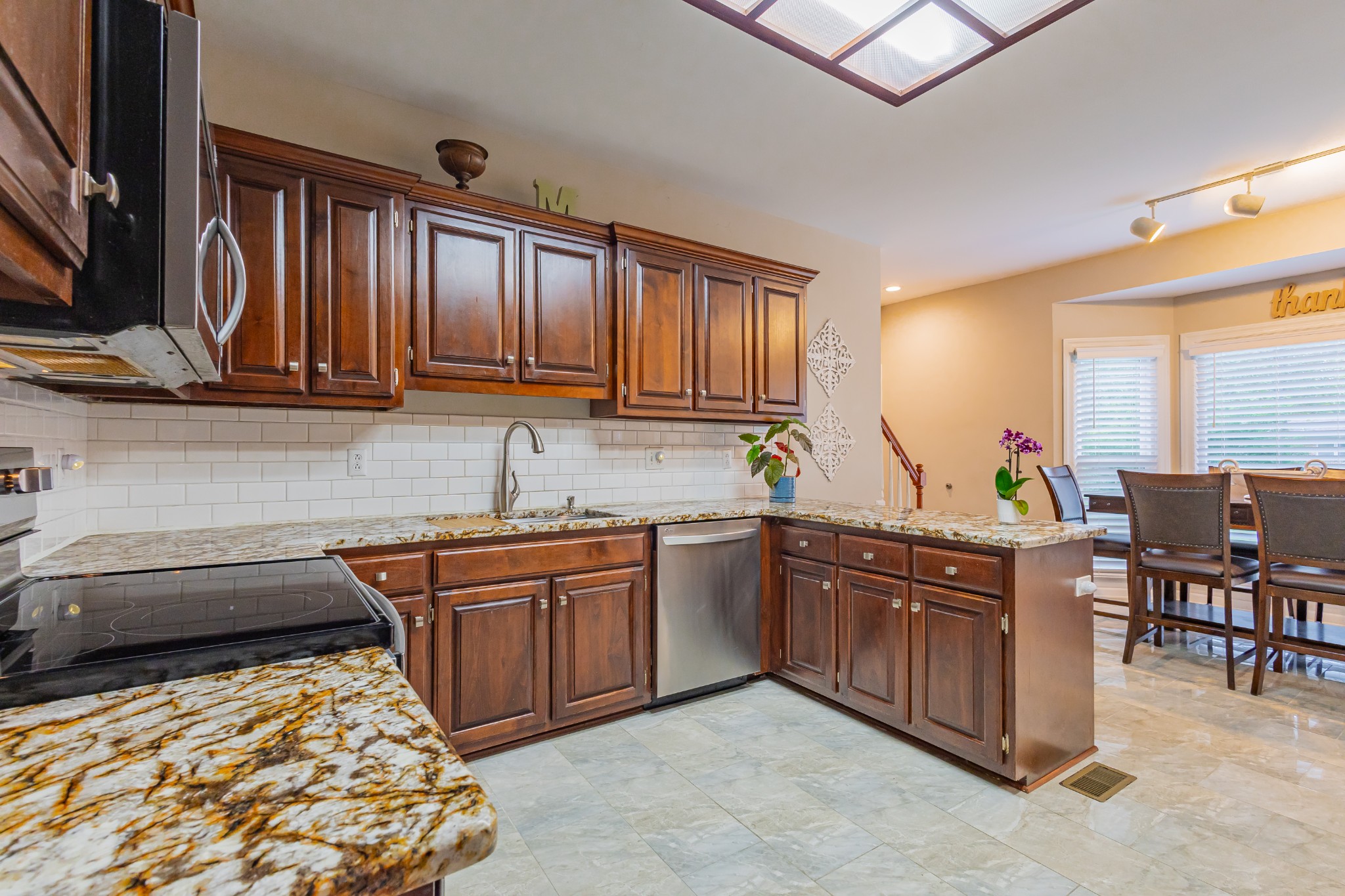 306 Amherst Dr