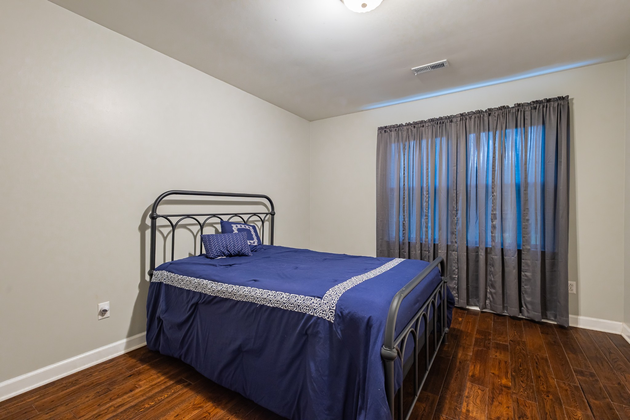 306 Amherst Dr
