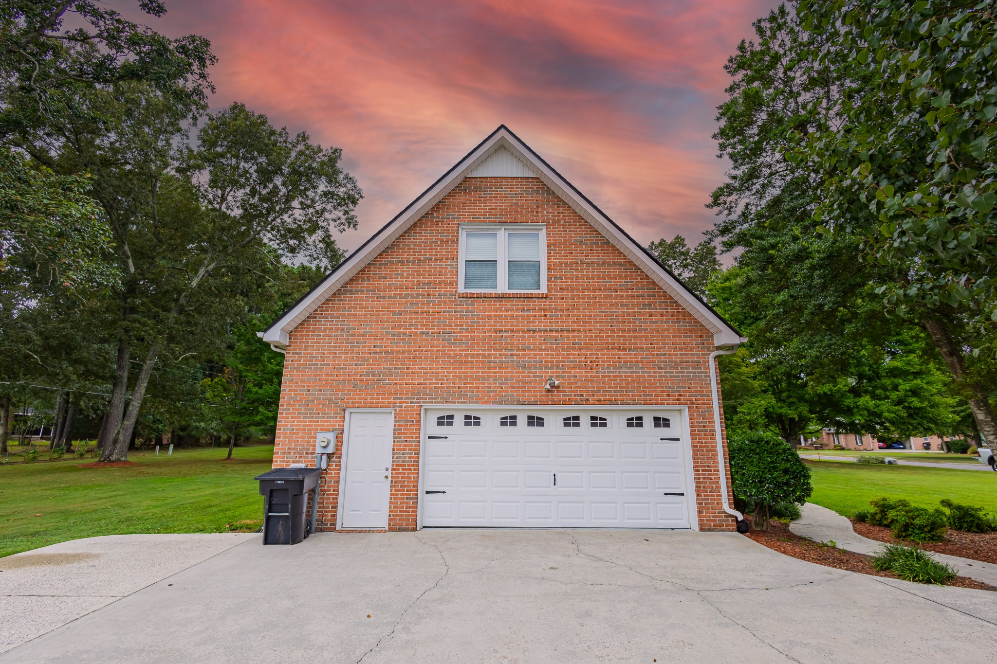 306 Amherst Dr