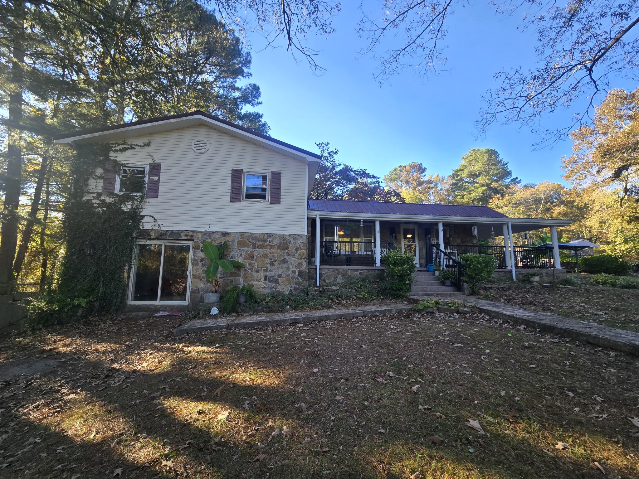 75 Travis St