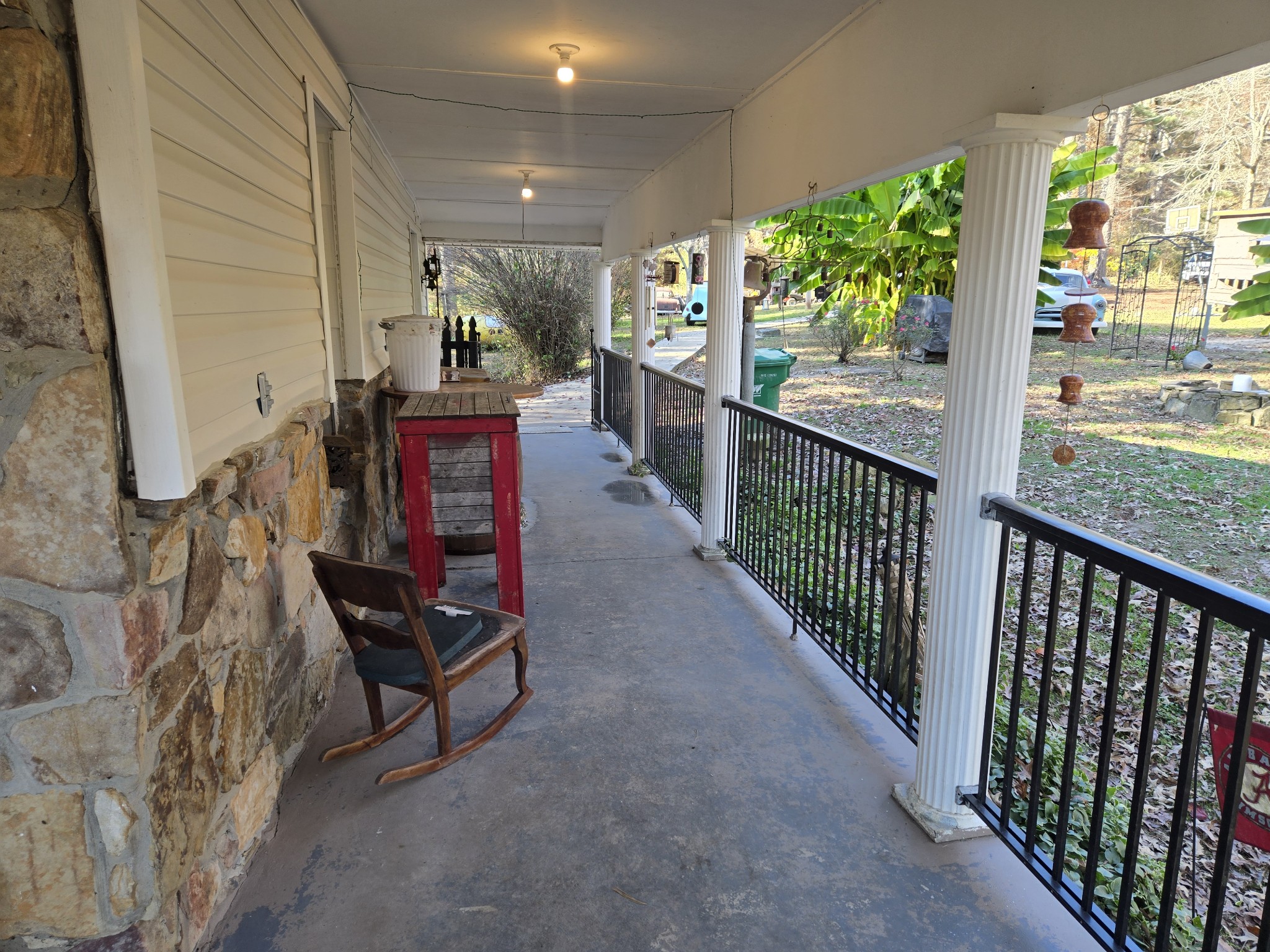 75 Travis St
