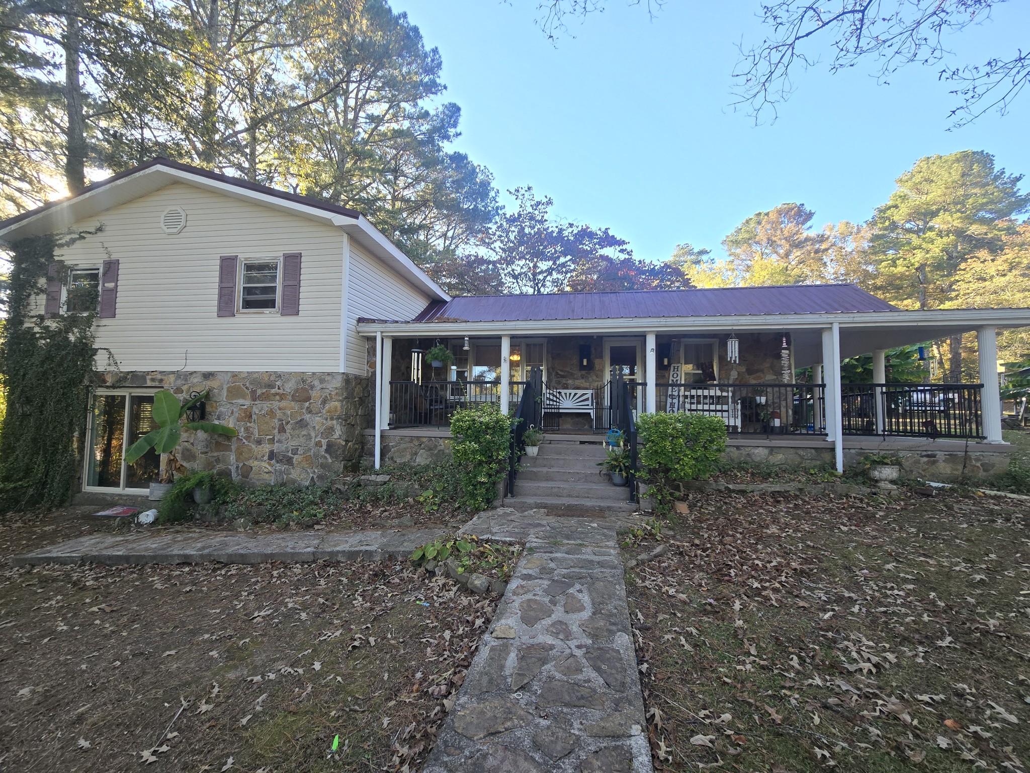 75 Travis St