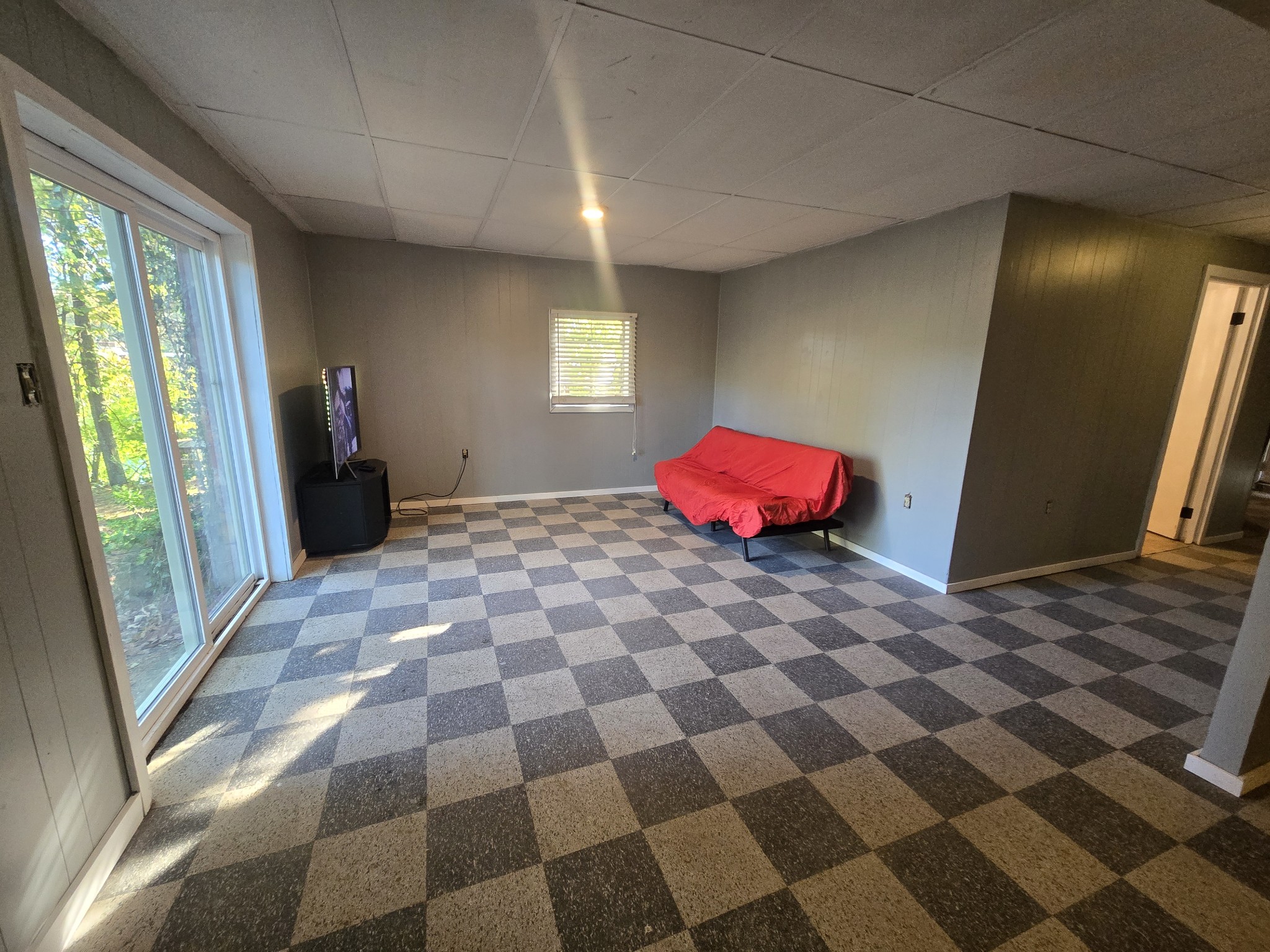 75 Travis St