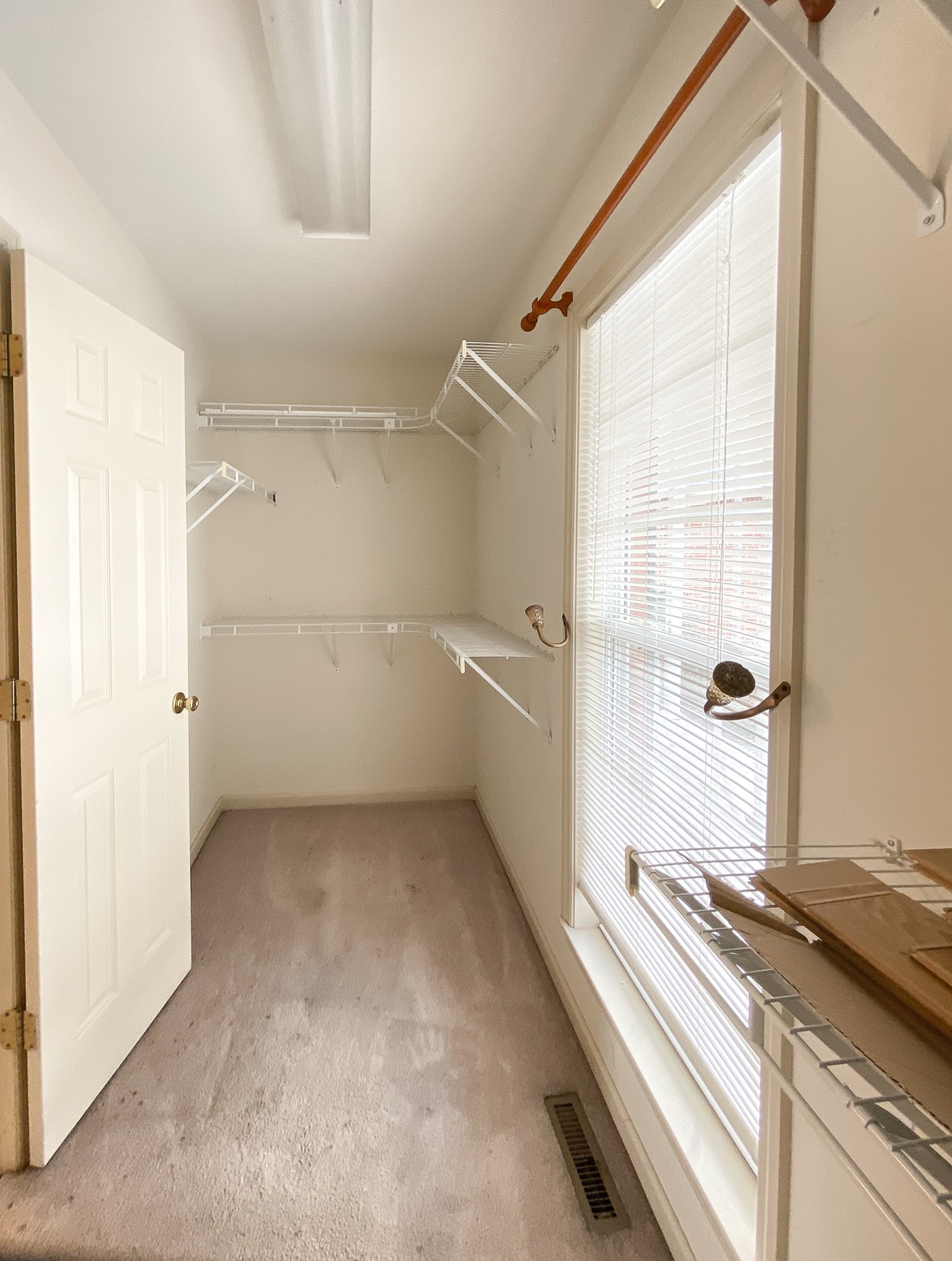 215 Falcon Dr