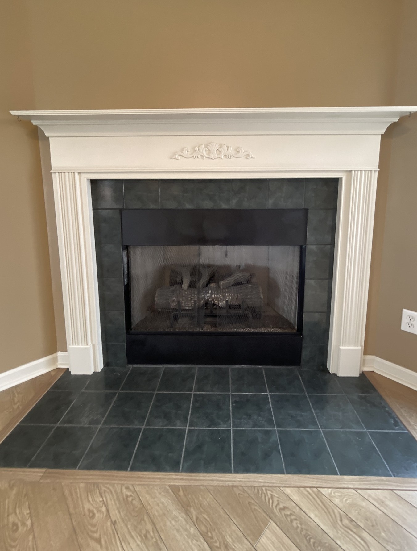 215 Falcon Dr