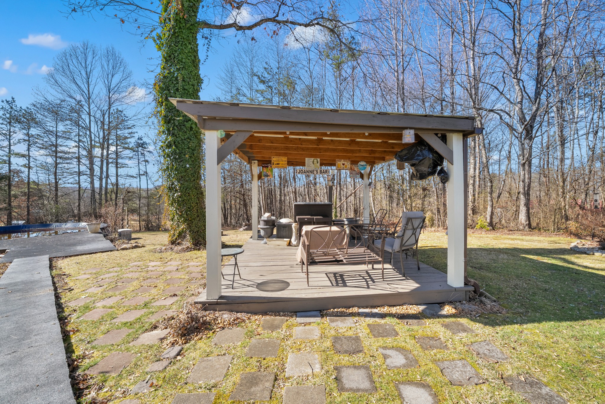104 Brown Ln